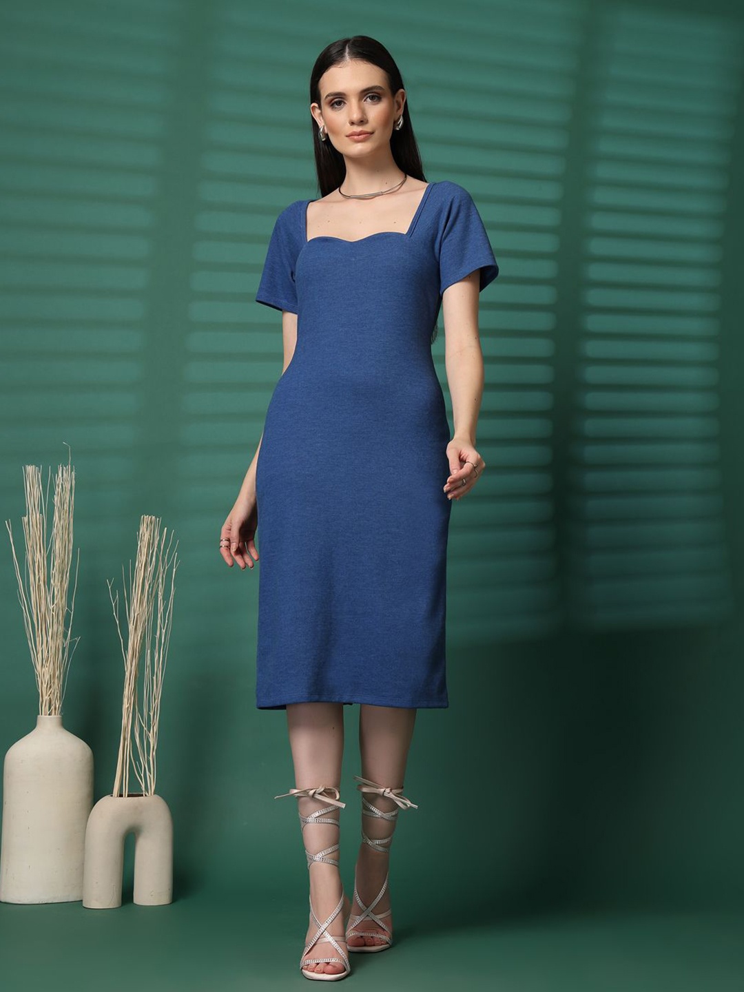 

STYLECAST X KASSUALLY Solid Sweatheart Neck Sheath Midi Dress, Blue