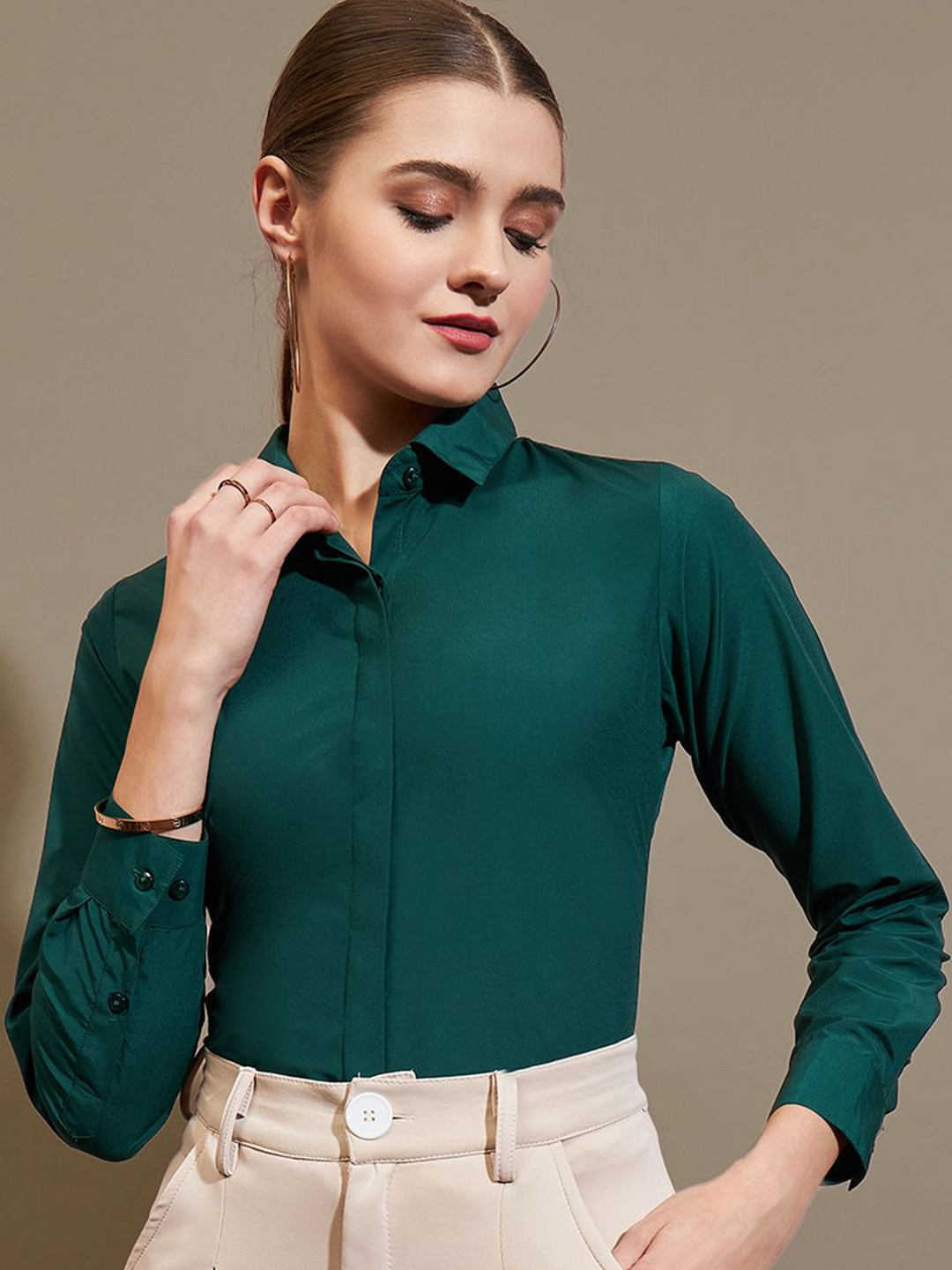

The Roadster Lifestyle Co. Women Spread Collar Solid Slim Fit Formal Shirt, Green