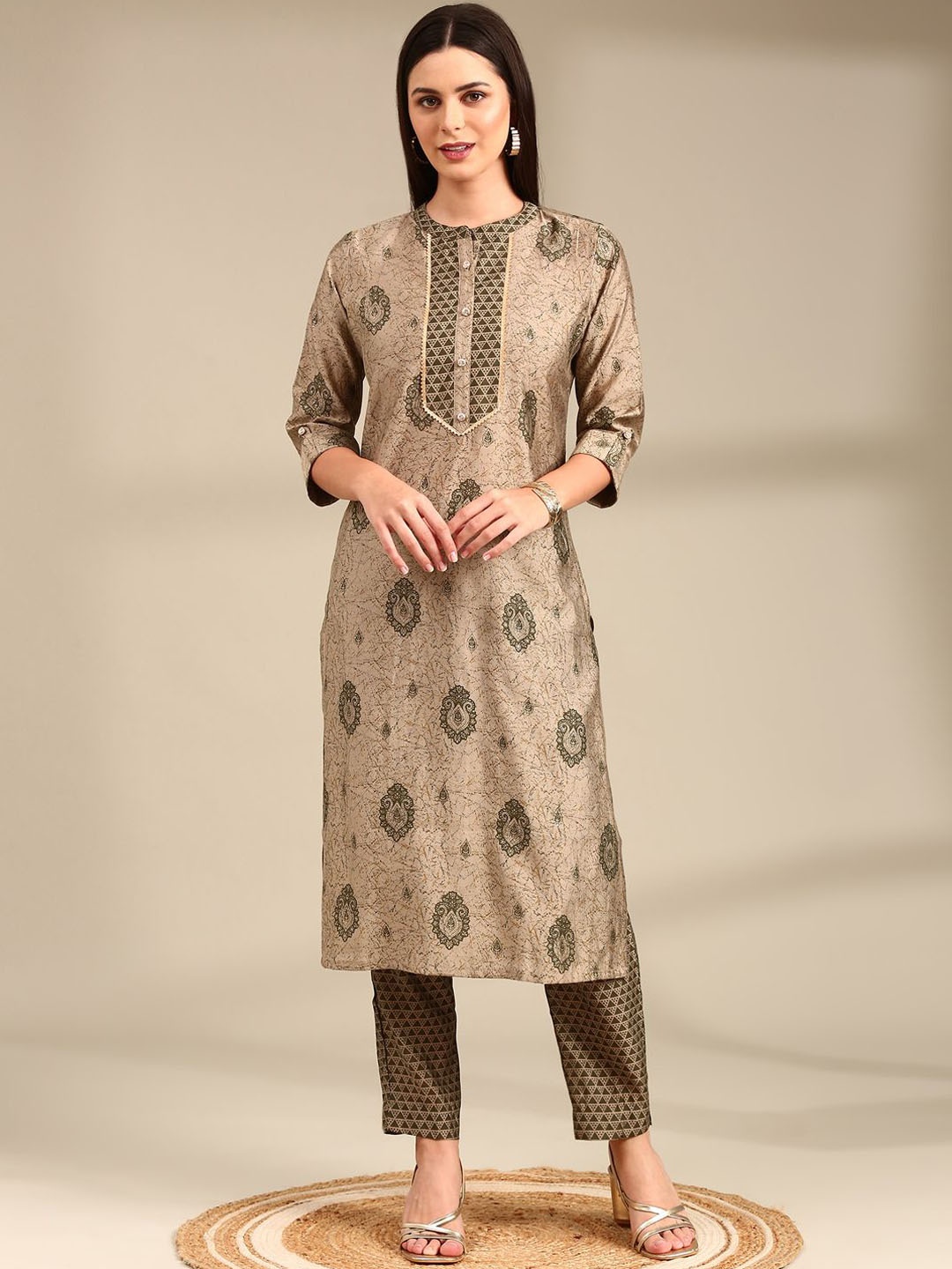 

Anouk Paisley Printed Regular Straight Kurta with Trousers, Olive