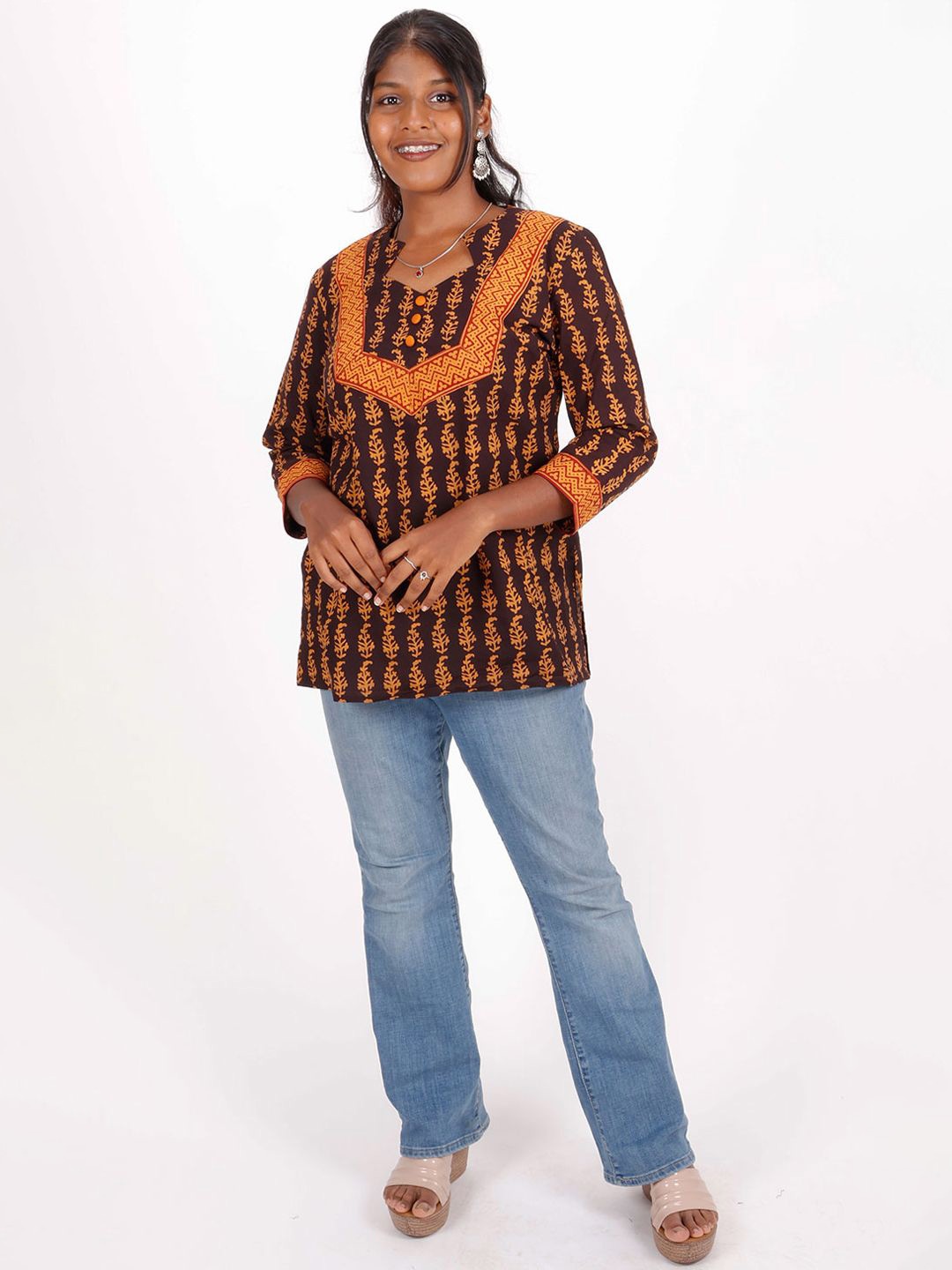 

Avishya Ethnic Motifs Printed Pure Cotton Kurti, Brown