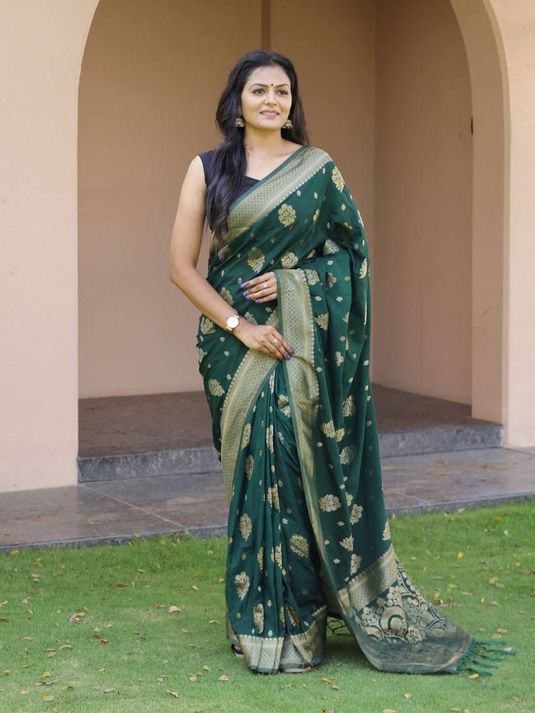 

MAHALASA women Pure Silk Kanjeevaram Saree, Green