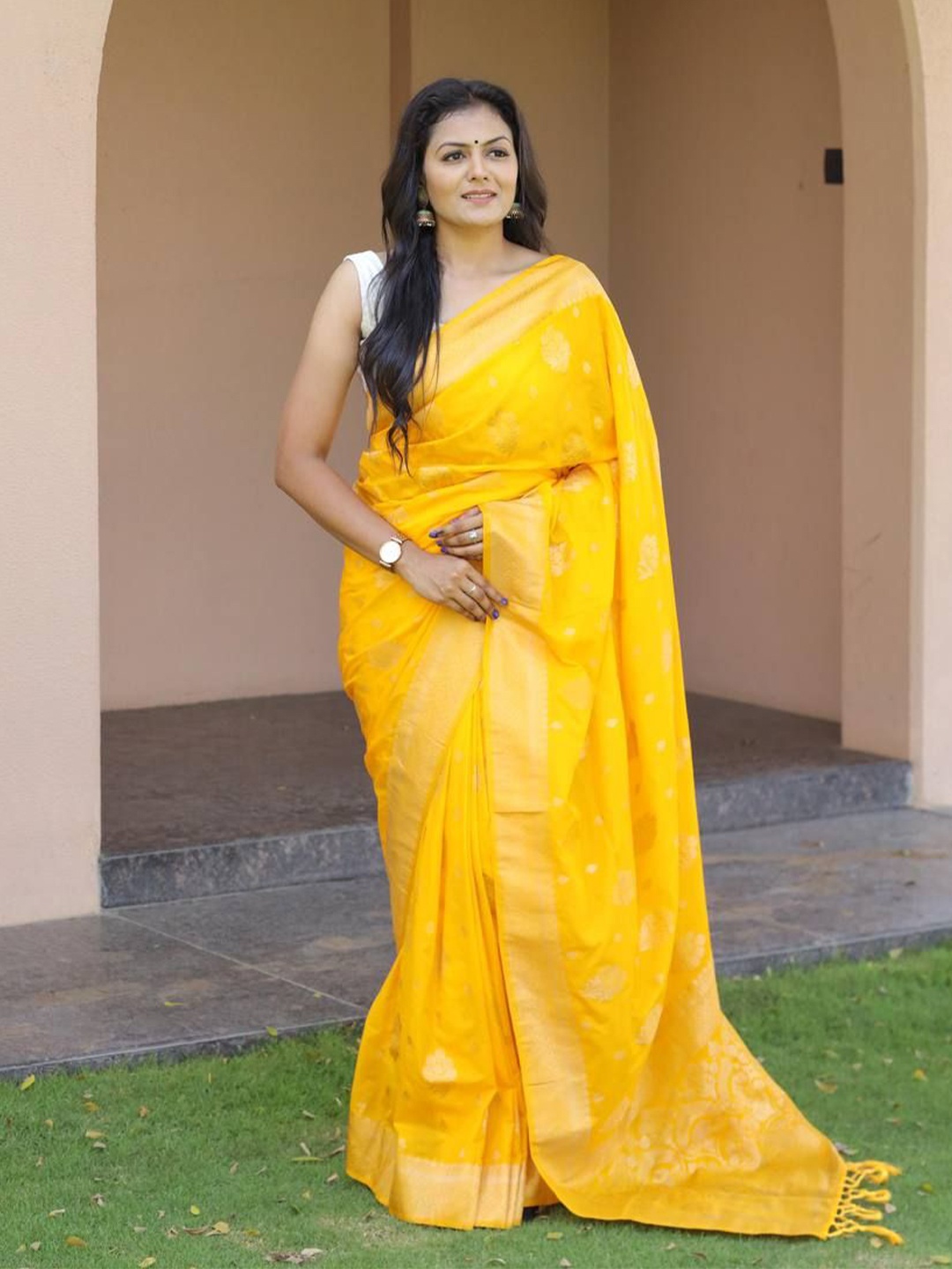 

MAHALASA Ethnic Motifs Pure Silk Kanjeevaram Saree, Yellow