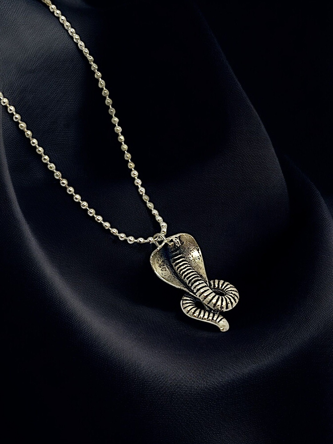 

9blings Men Silver-Plated Snake Pendant with Chain