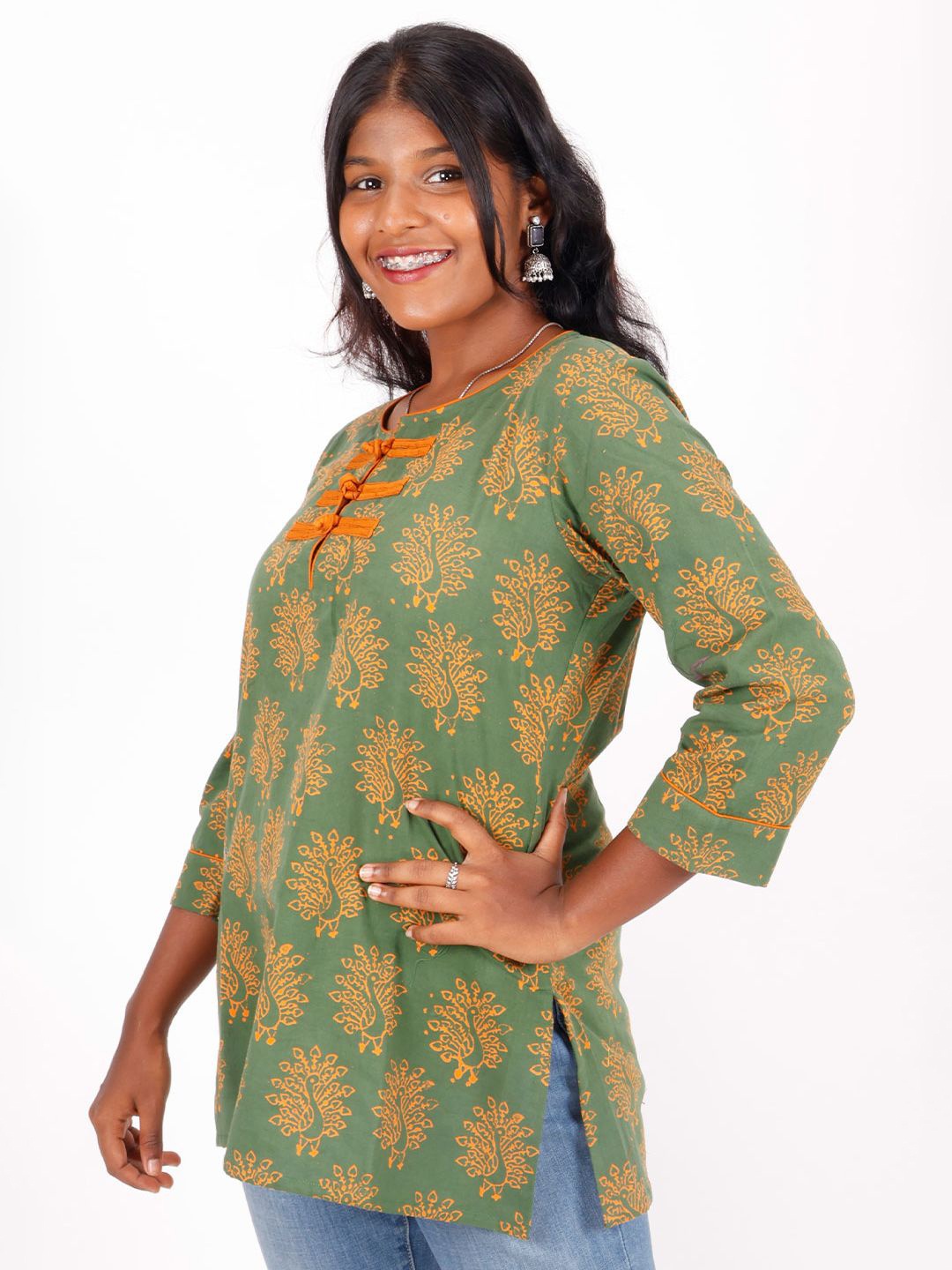 

Avishya Women Printed Pure Cotton Handloom Kurti, Green