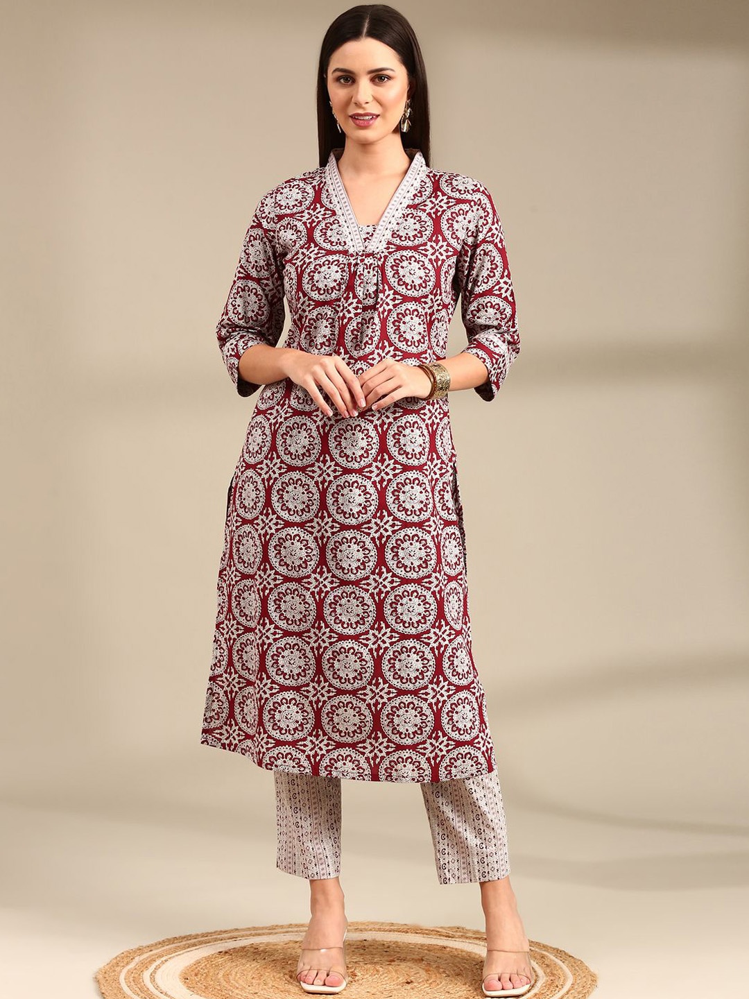 

Anouk Ethnic Motifs Printed Regular Straight Kurta with Trousers, Red