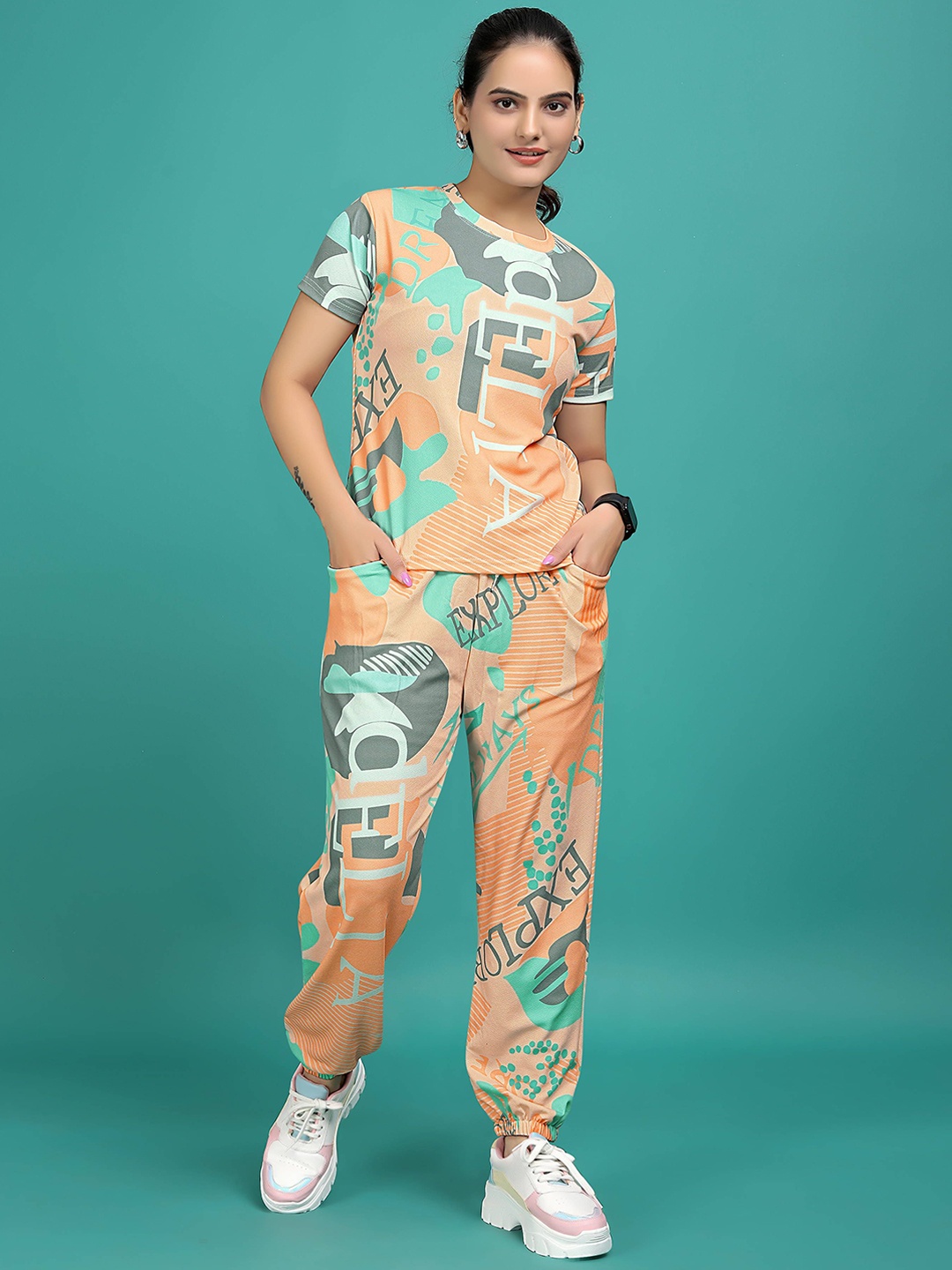 

SAKARMAA Women Typography Printed T-Shirt & Joggers Co-Ords, Orange