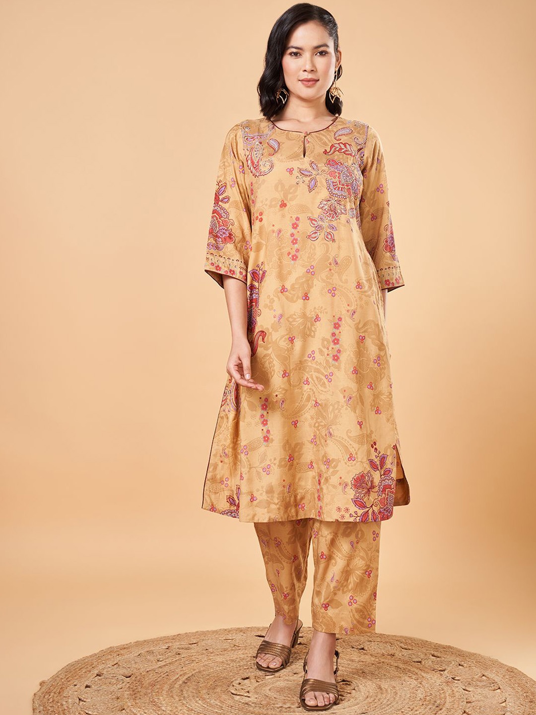 

Marigold Lane Floral Printed Keyhole Neck Kurta with Trouser, Brown