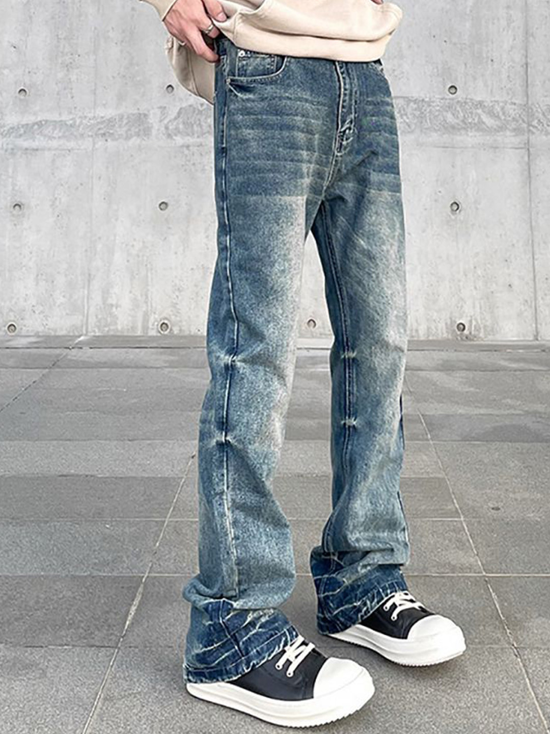 

StyleCast x Revolte Men Mid-Rise Clean Look Light Fade Jeans, Blue