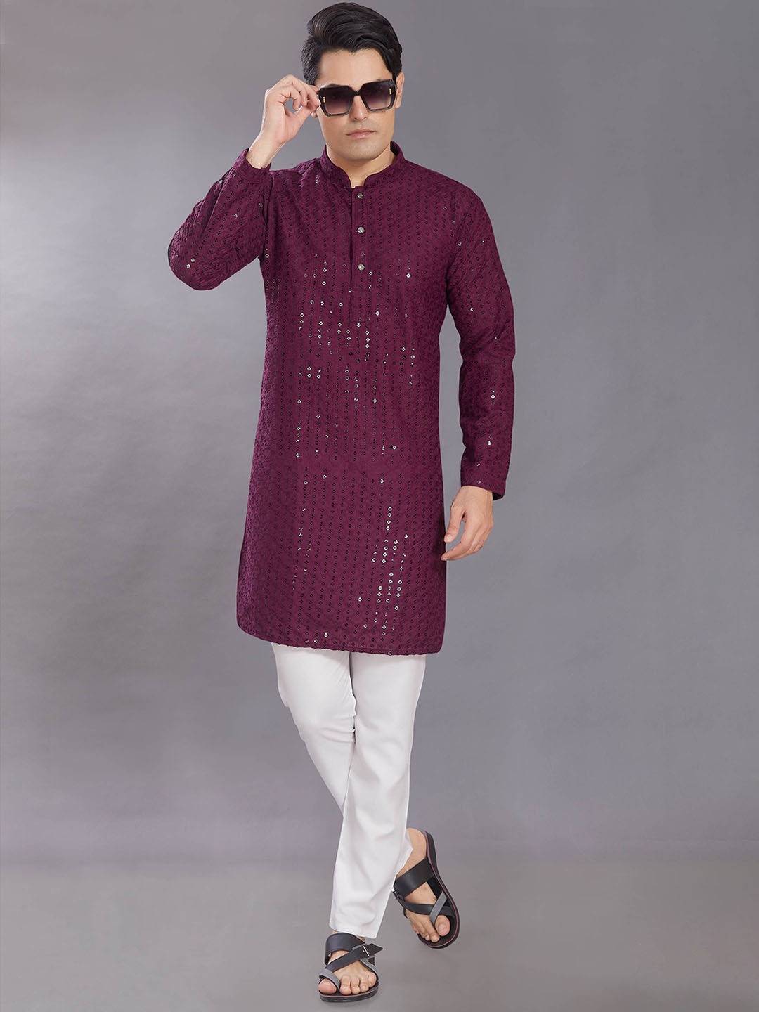 

DIVISIVE Floral Embroidered Sequinned Mandarin Collar Slim Fit Kurta, Purple