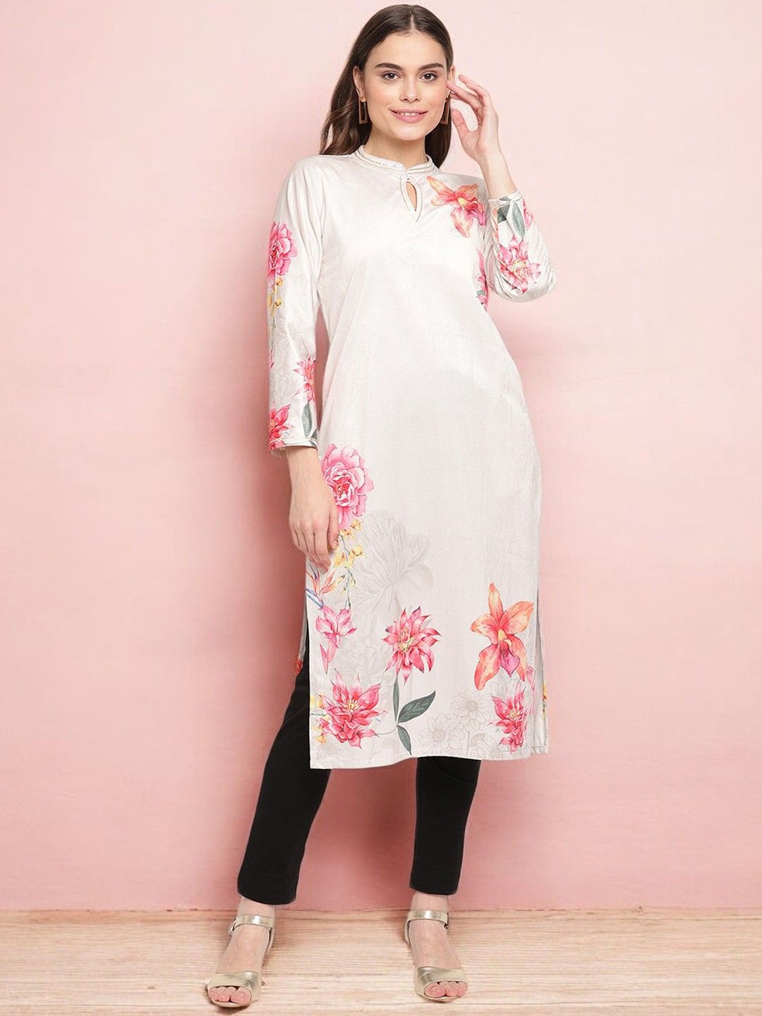 

Ahalyaa Floral Printed Keyhole Neck Velvet Straight Kurta, Off white