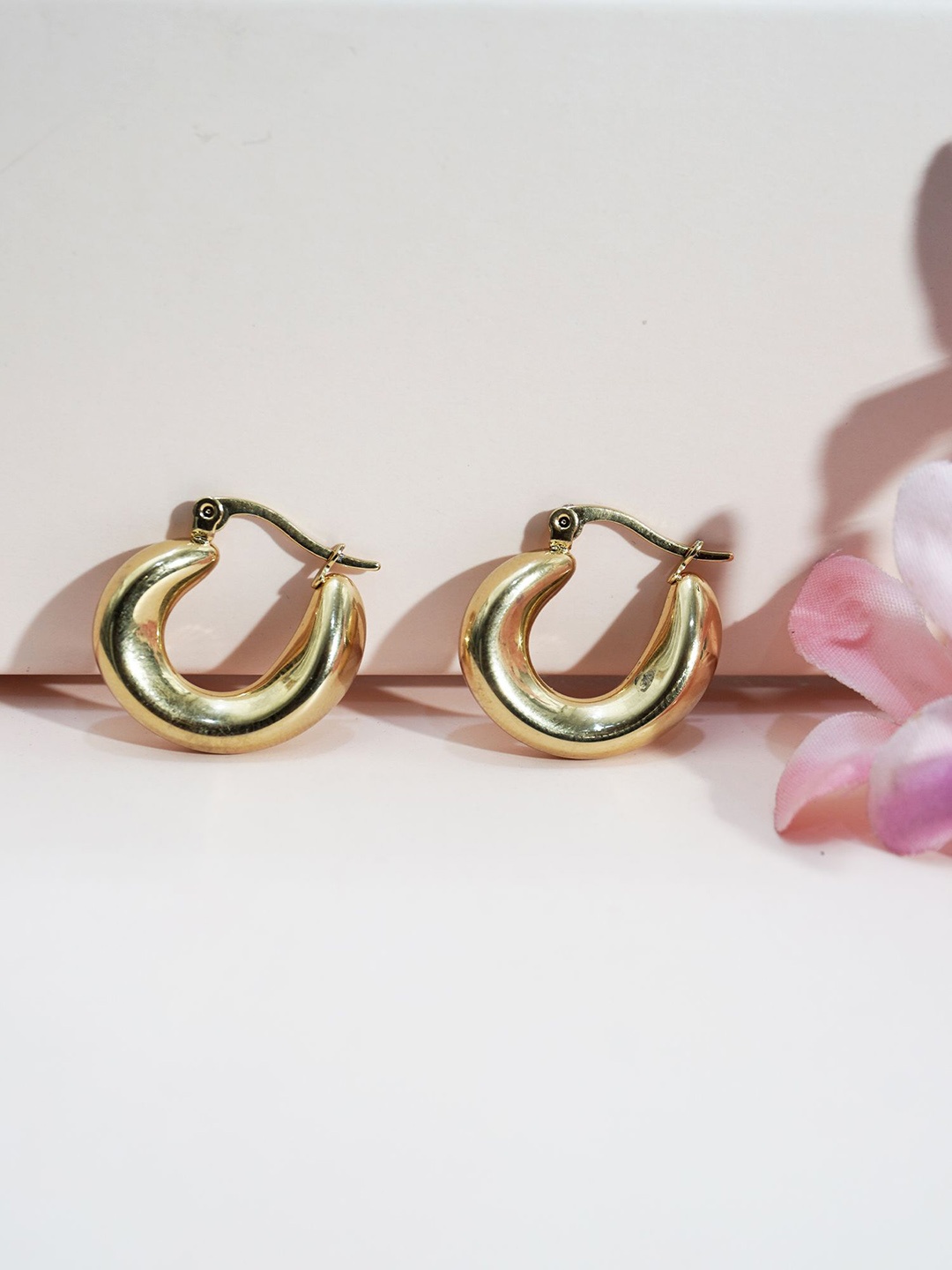 

Niscka Gold-Plated Contemporary Hoop Earrings