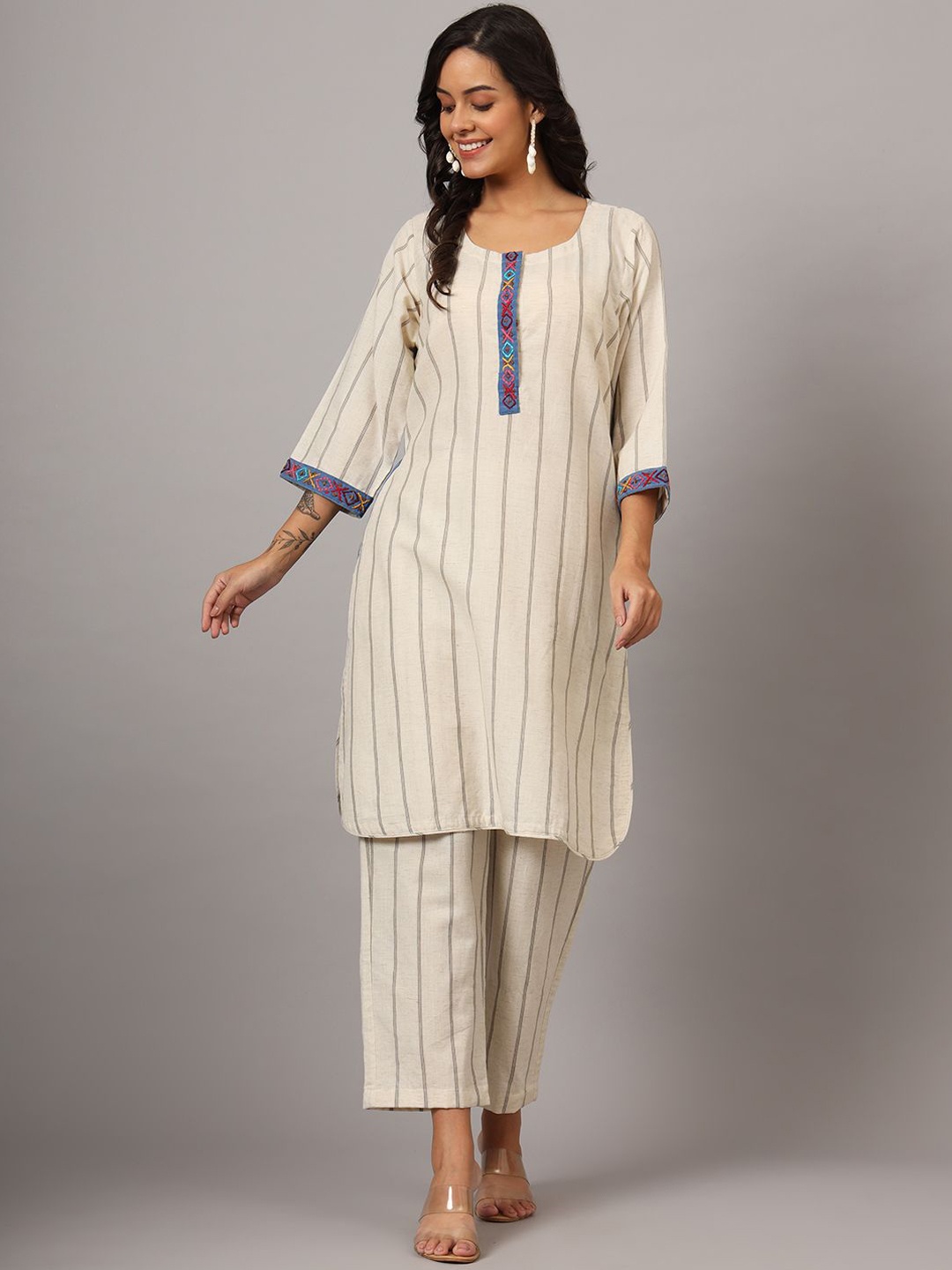 

DART STUDIO Striped Round Neck Thread Work Pure Cotton Straight Kurta, White