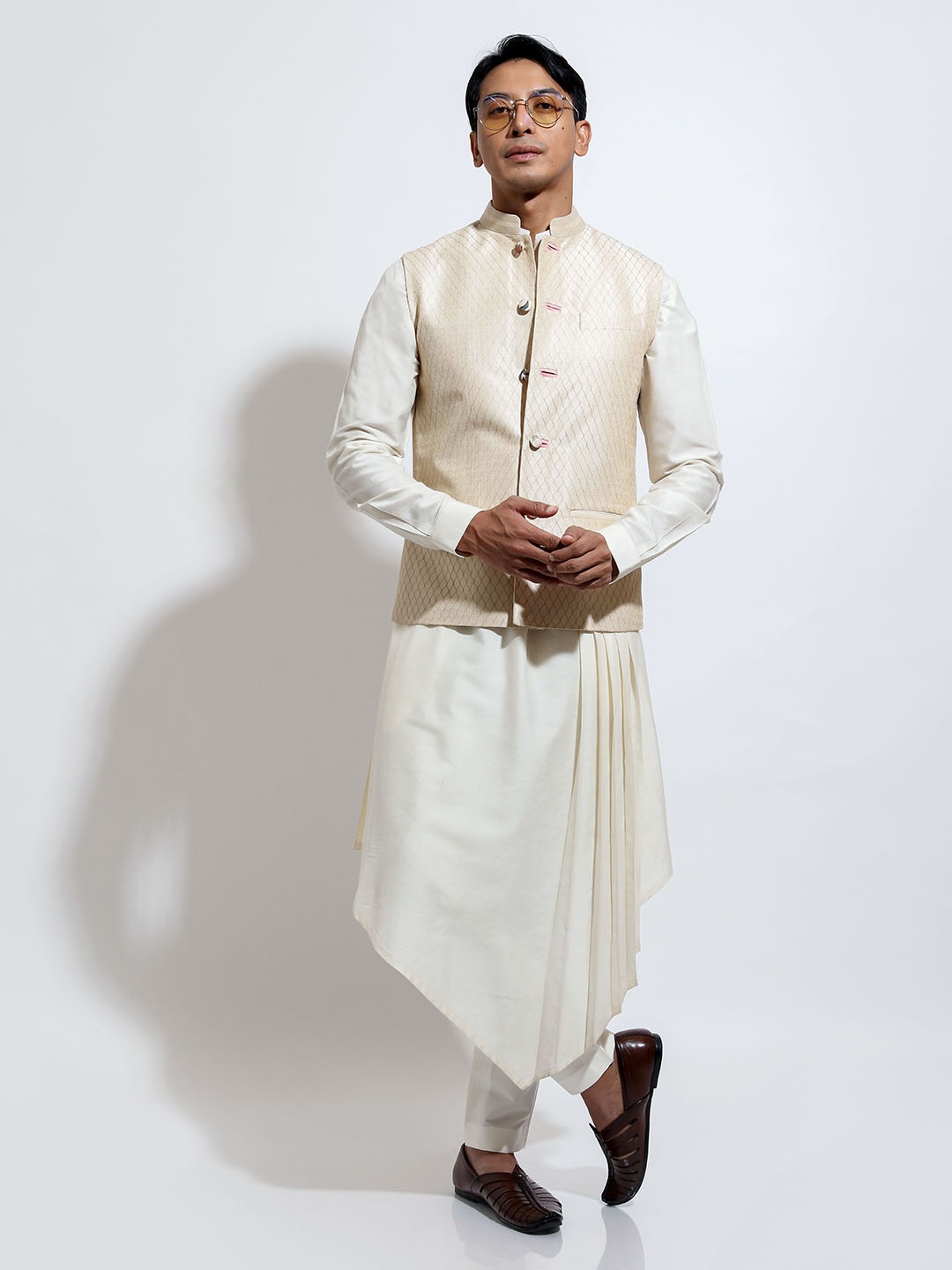 

VIVEK KARUNAKARAN Men Sleeveless Nehru Jackets, Beige