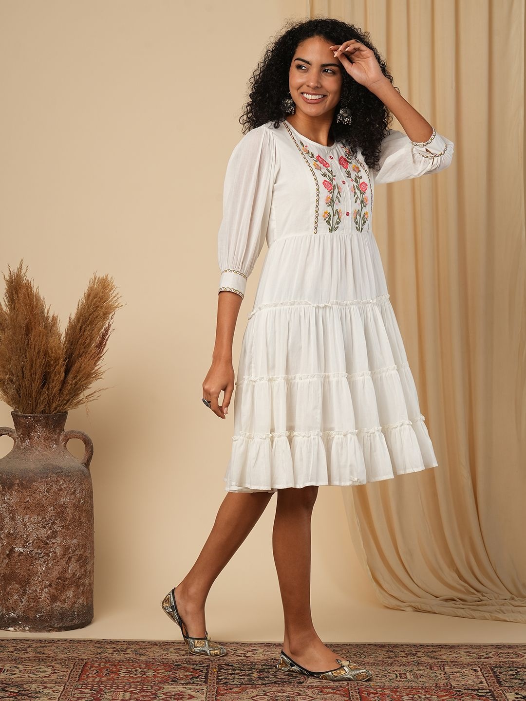 

Globus Floral Embroidered Yoke Cuff Sleeves Tiered A-Line Fusion Dress, Off white