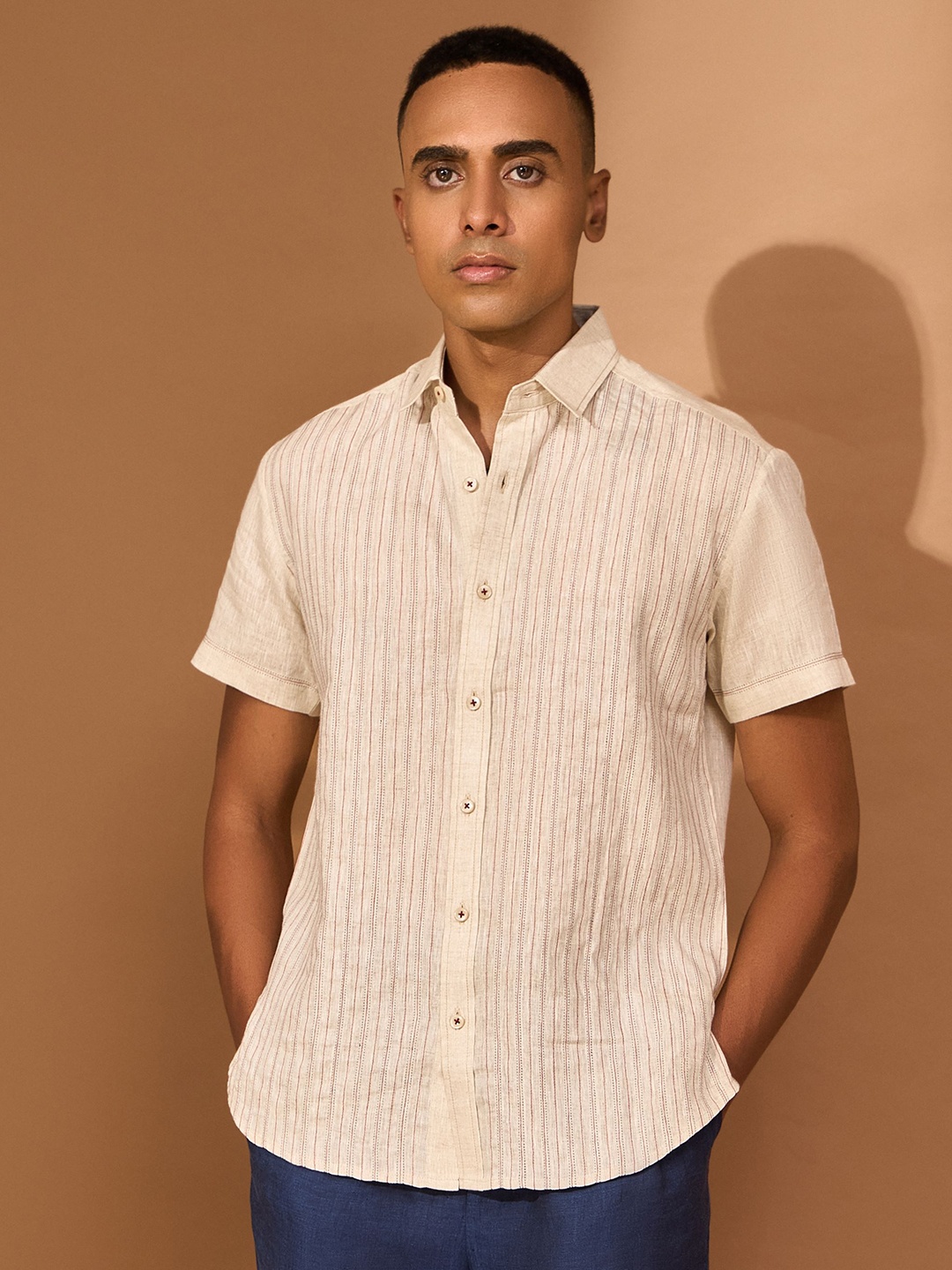 

VIVEK KARUNAKARAN Men Spread Collar Solid Linen Slim Fit Casual Shirt, Beige