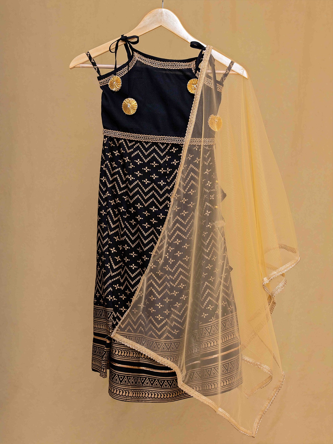 

KASYA Girls Printed Ready to Wear Lehenga & Blouse With Dupatta, Black