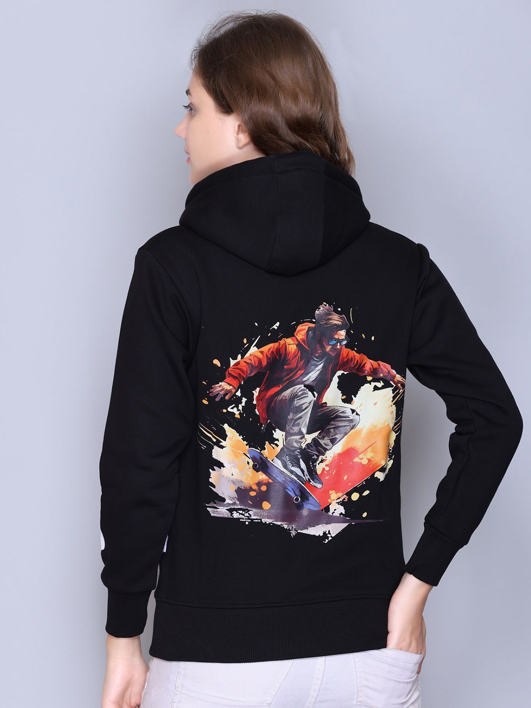 

BIZARRELY Women Self Design Printed Hooded Sweatshirt, Black
