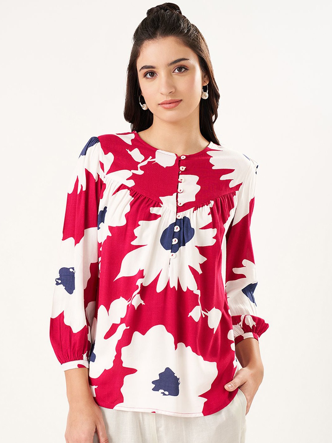 

AKKRITI BY PANTALOONS Mandarin Collar Red and White Printed Tunic For Women