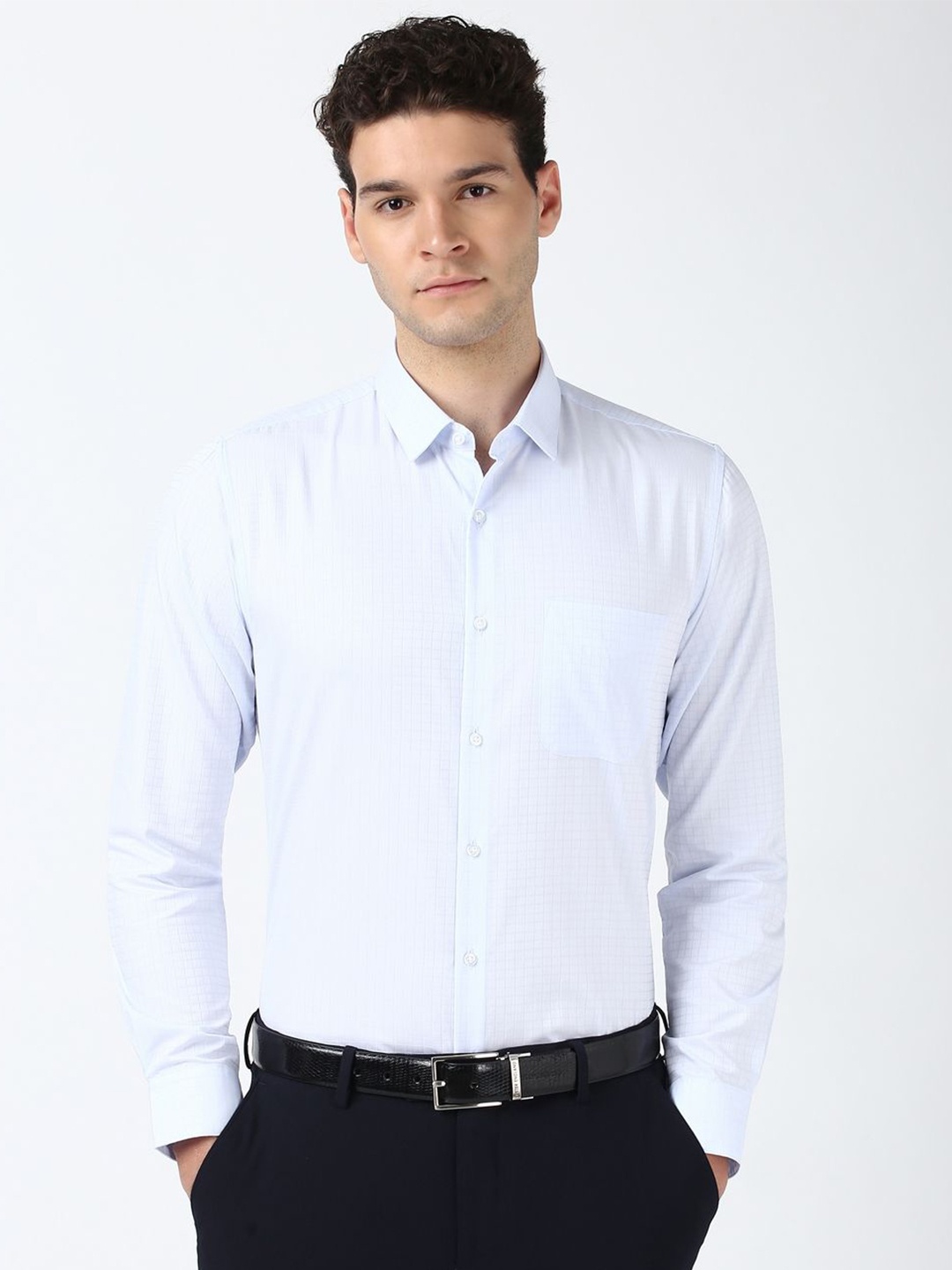 

Peter England Men Cutaway Collar Solid Cotton Slim Fit Formal Shirt, Blue