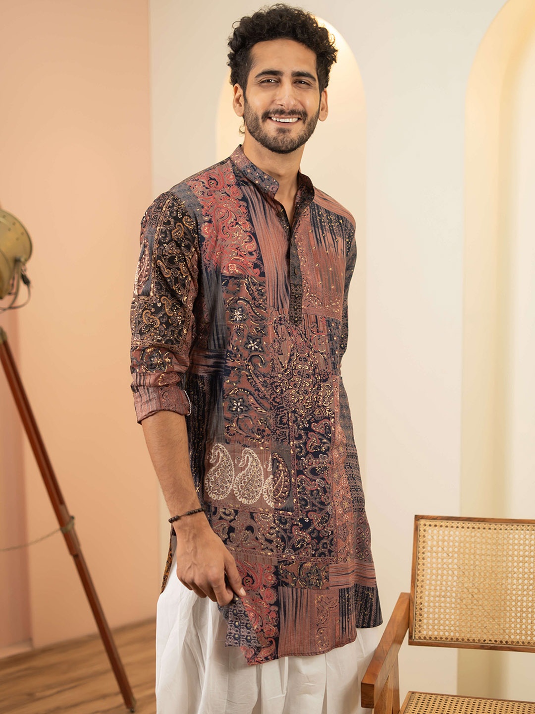

Shasak Ethnic Motifs Foil Printed Mandarin Collar Straight Cotton Kurta, Blue