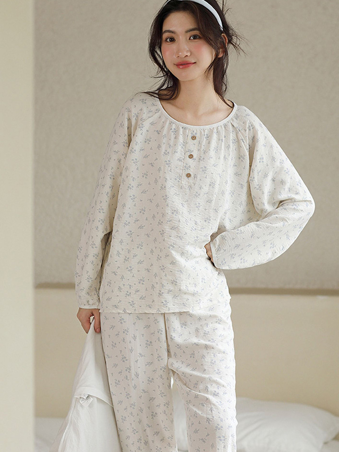 

LULU & SKY Women Floral Printed Top With Trousers Night Suit, White