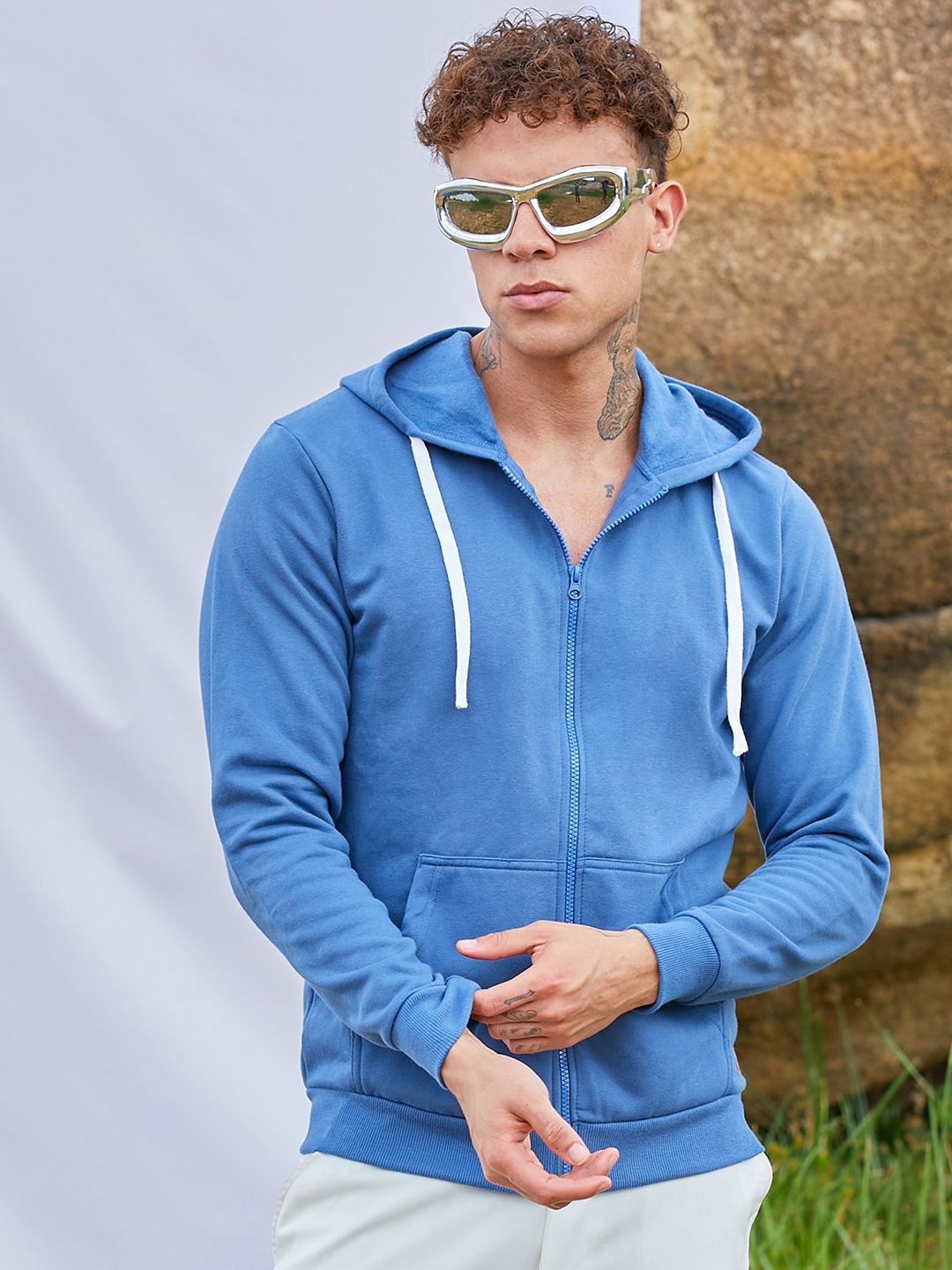 

Campus Sutra Men Hooded Cotton Sweatshirt, Blue
