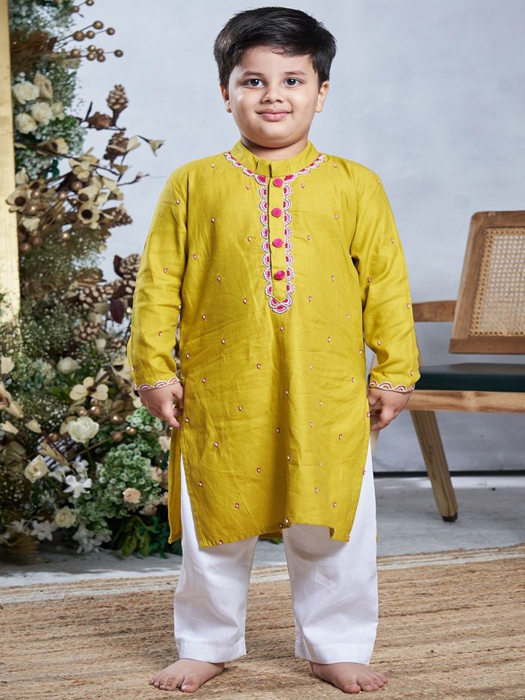 

Vivedkids Boys Embroidered Sequinned Pure Cotton Straight Kurta With Trousers, Yellow