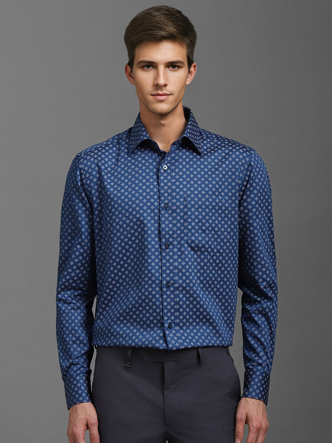 

Louis Philippe Men Classic Spread Collar Geometric Printed Cotton Formal Shirt, Navy blue