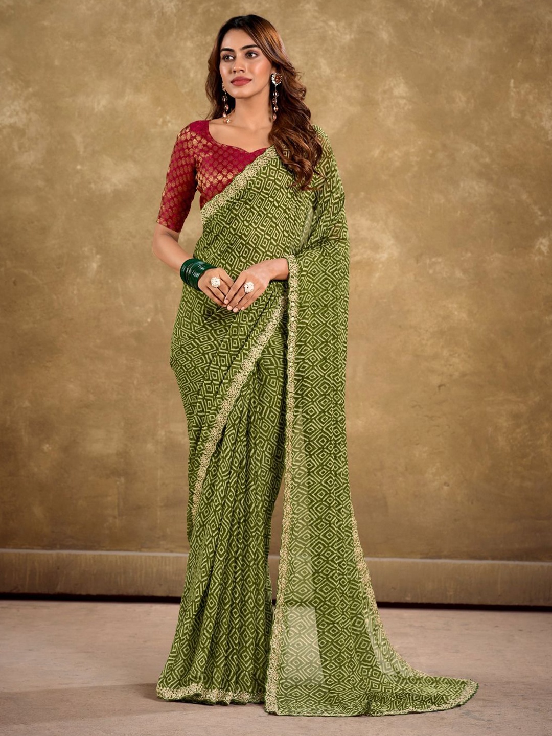 

CHUDIYA Bandhani Embroidered Pure Chiffon Bandhani Saree, Lime green