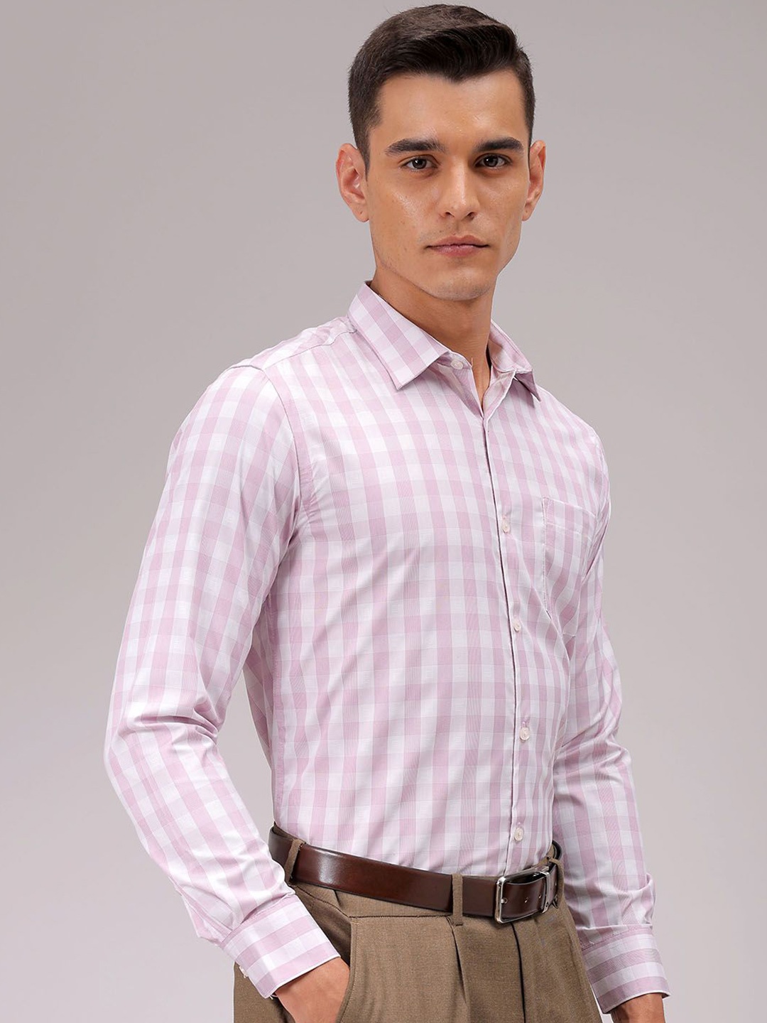 

The Indian Garage Co. X Luxe Men Cutaway Collar Checked Slim Fit Formal Shirt, Pink