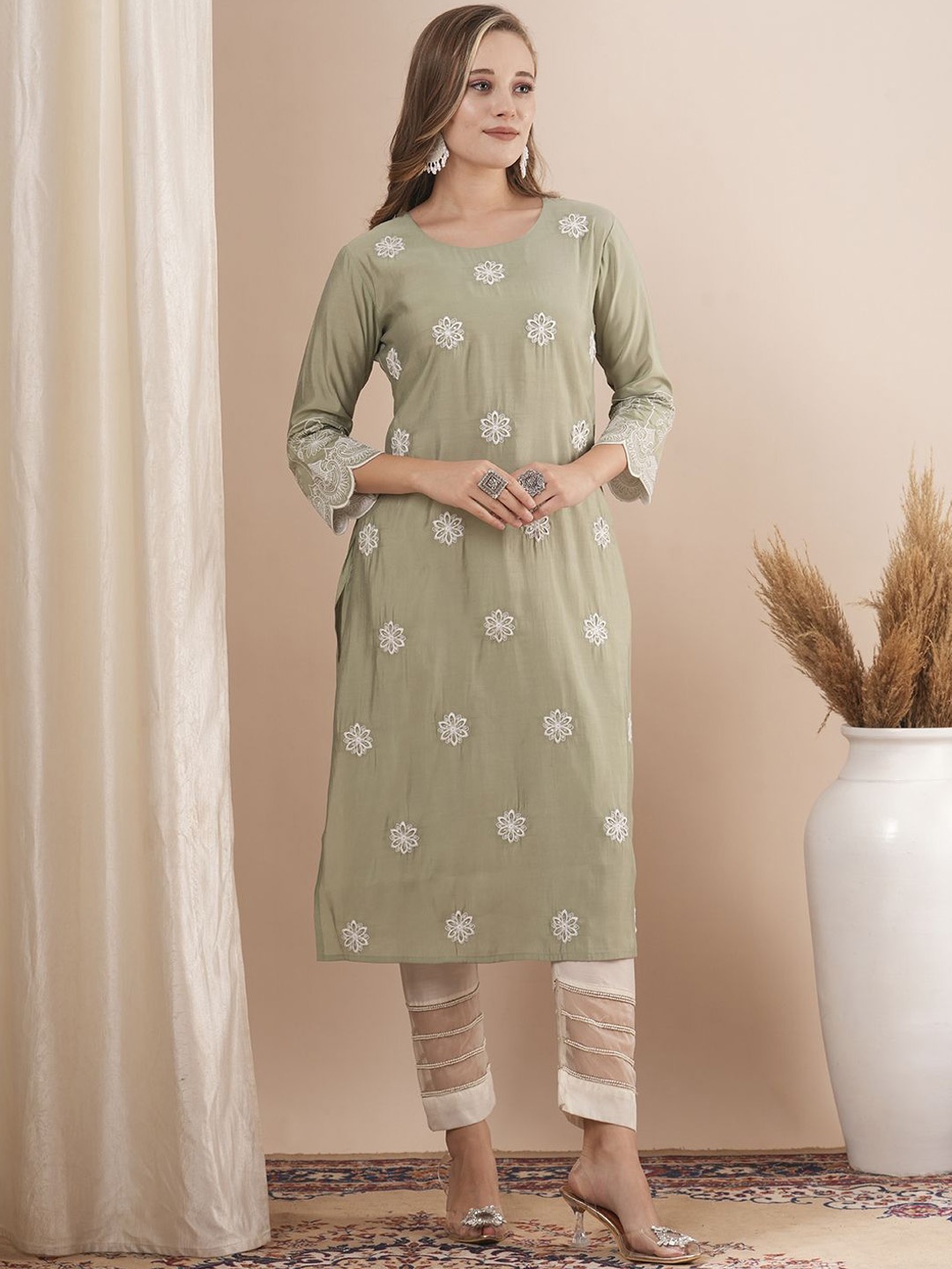 

FASHOR Floral Embroidered Straight Kurta, Green