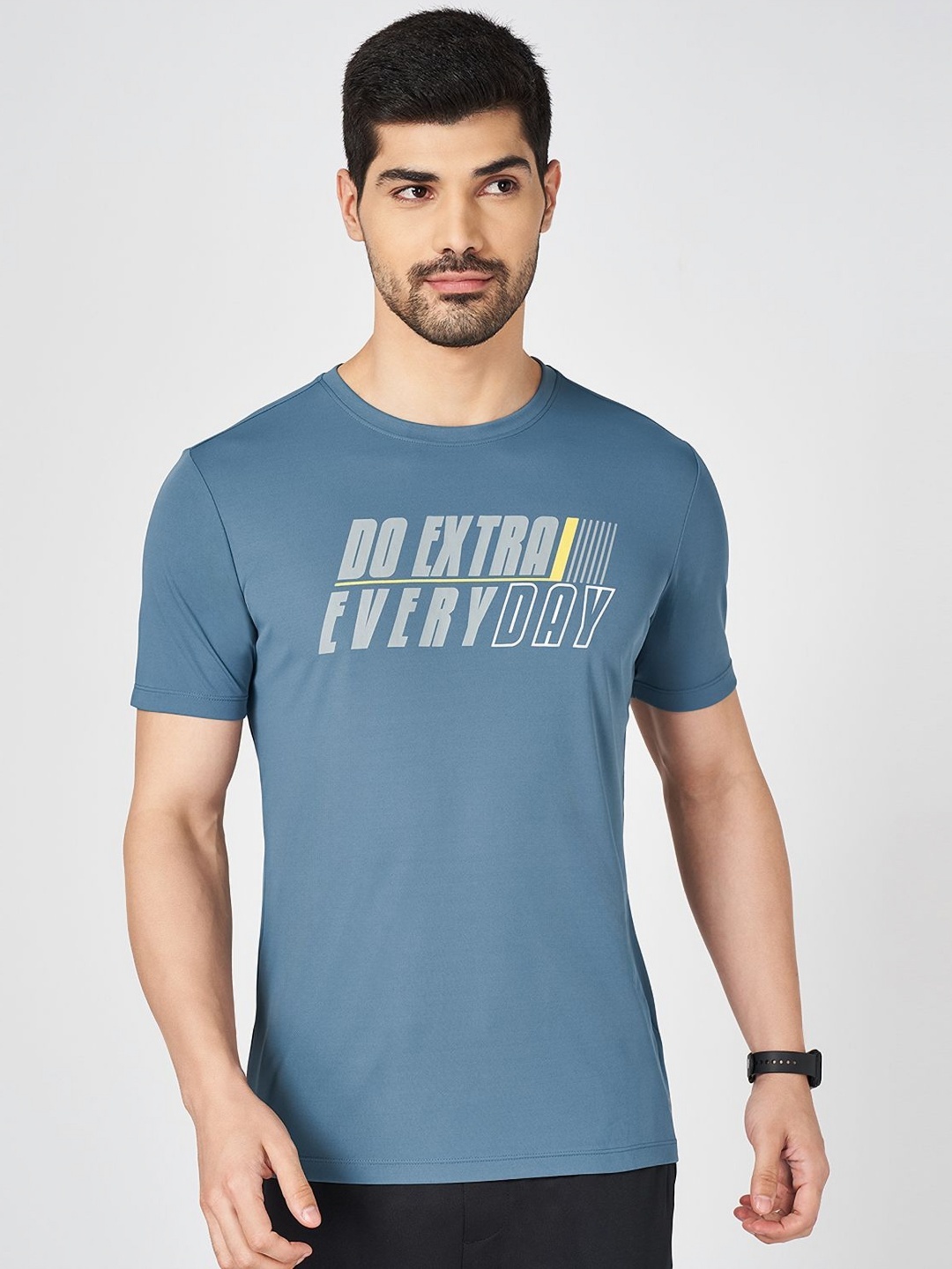 

Ajile by Pantaloons Men Typography Printed Round Neck Slim Fit T-shirt, Blue