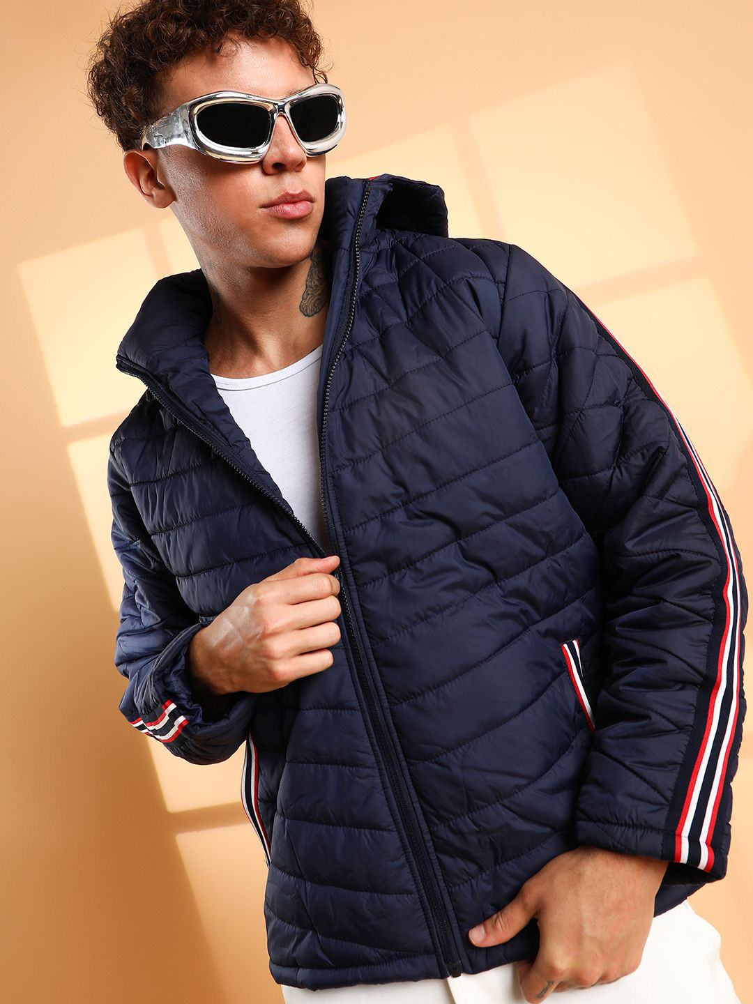

Campus Sutra Men Hooded Solid Casual Quilted Jacket, Navy blue