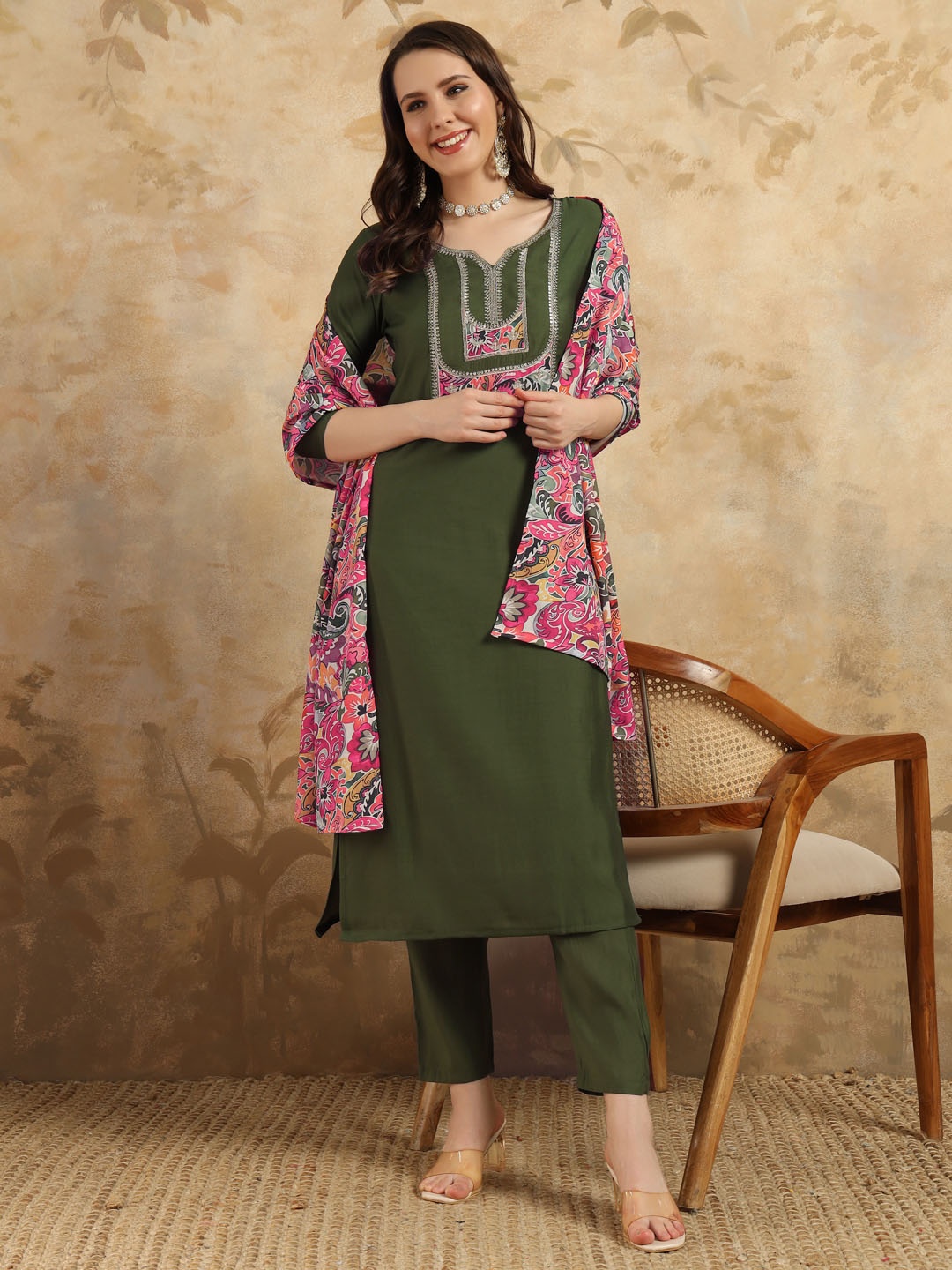 

KALINI Women Ethnic Motifs Embroidered Regular Sequinned Chanderi Silk Kurta with Trousers & With Dupatta, Green