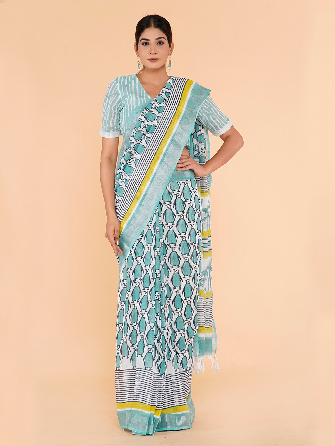 

Shivanya Handicrafts Floral Linen Blend Block Print Saree, Blue