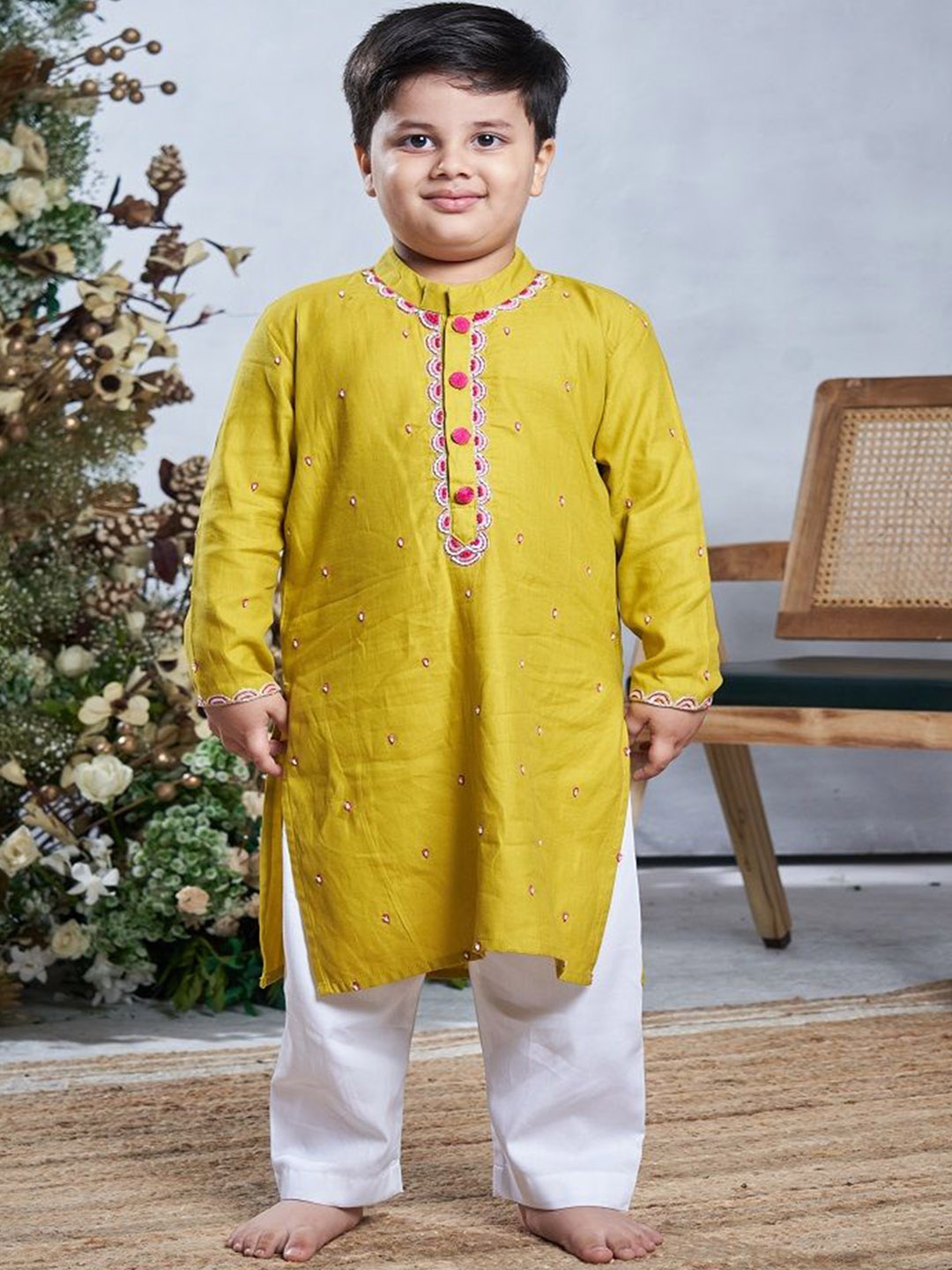 

Vivedkids Boys Floral Embroidered Pure Cotton Kurta with Trousers, Yellow