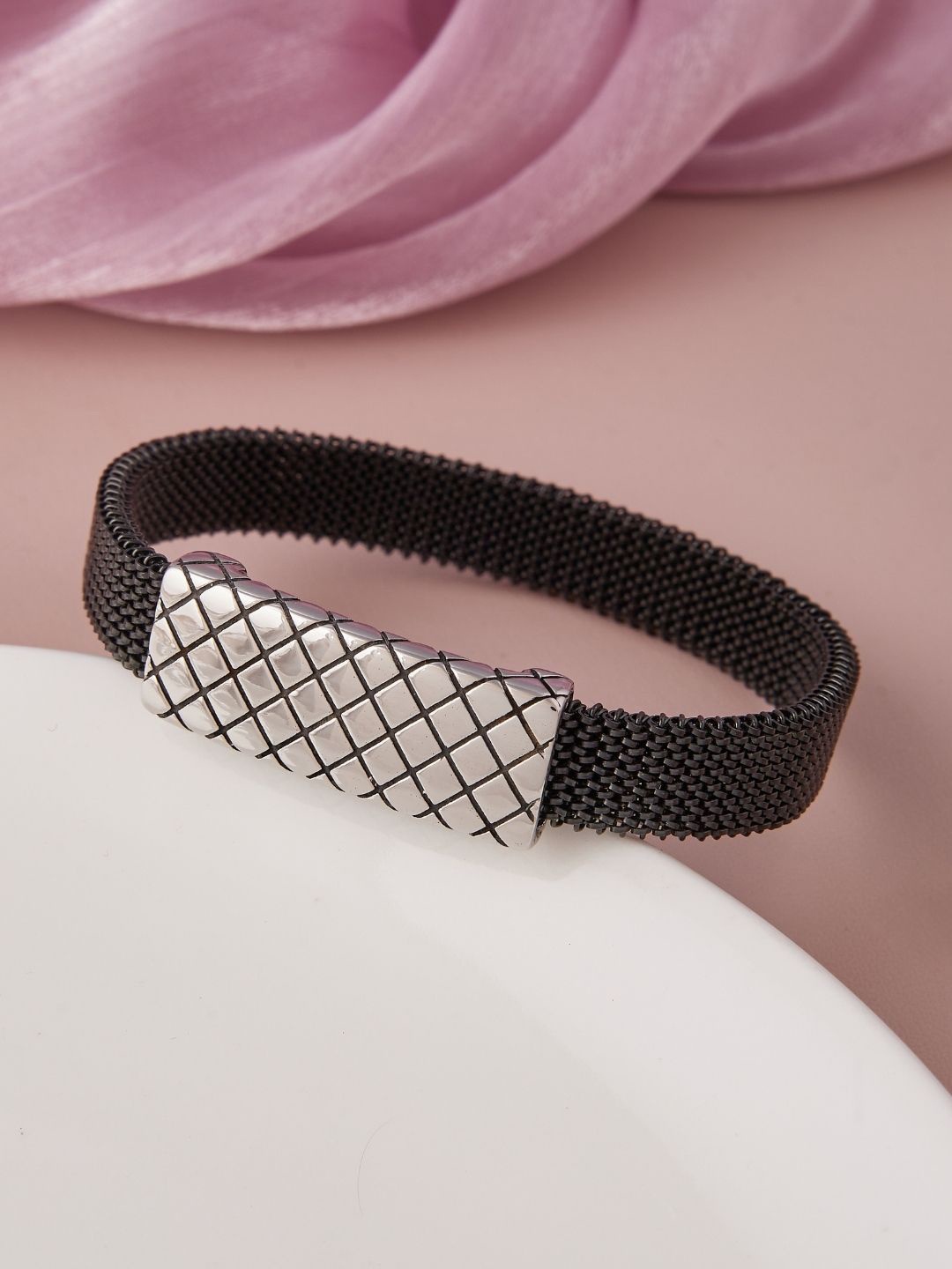 

PYLON Men Classic Gridlock Stainless Steel Wraparound Bracelet, Black