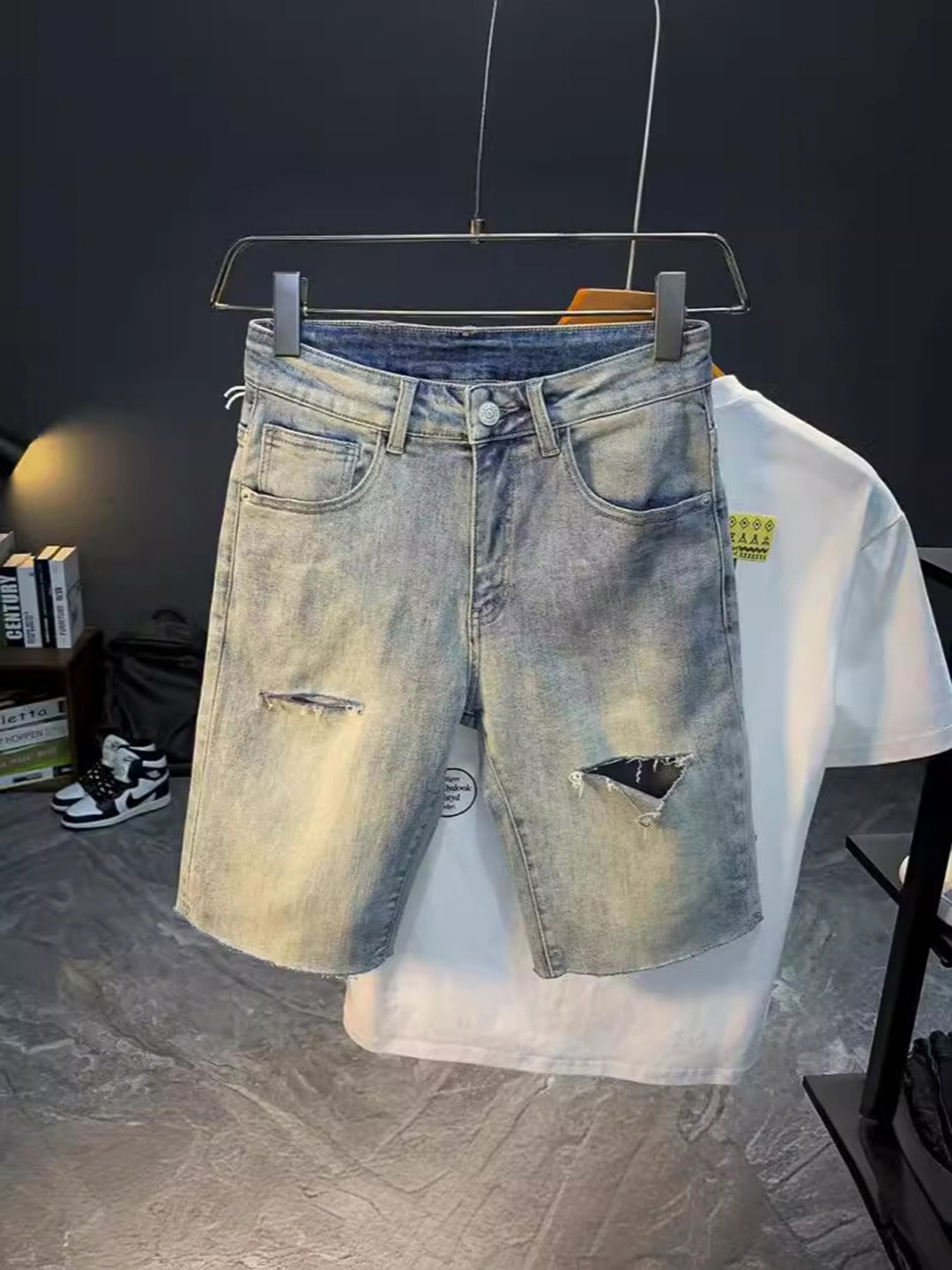 

StyleCast Men Washed Loose Fit Denim Shorts Technology, Blue