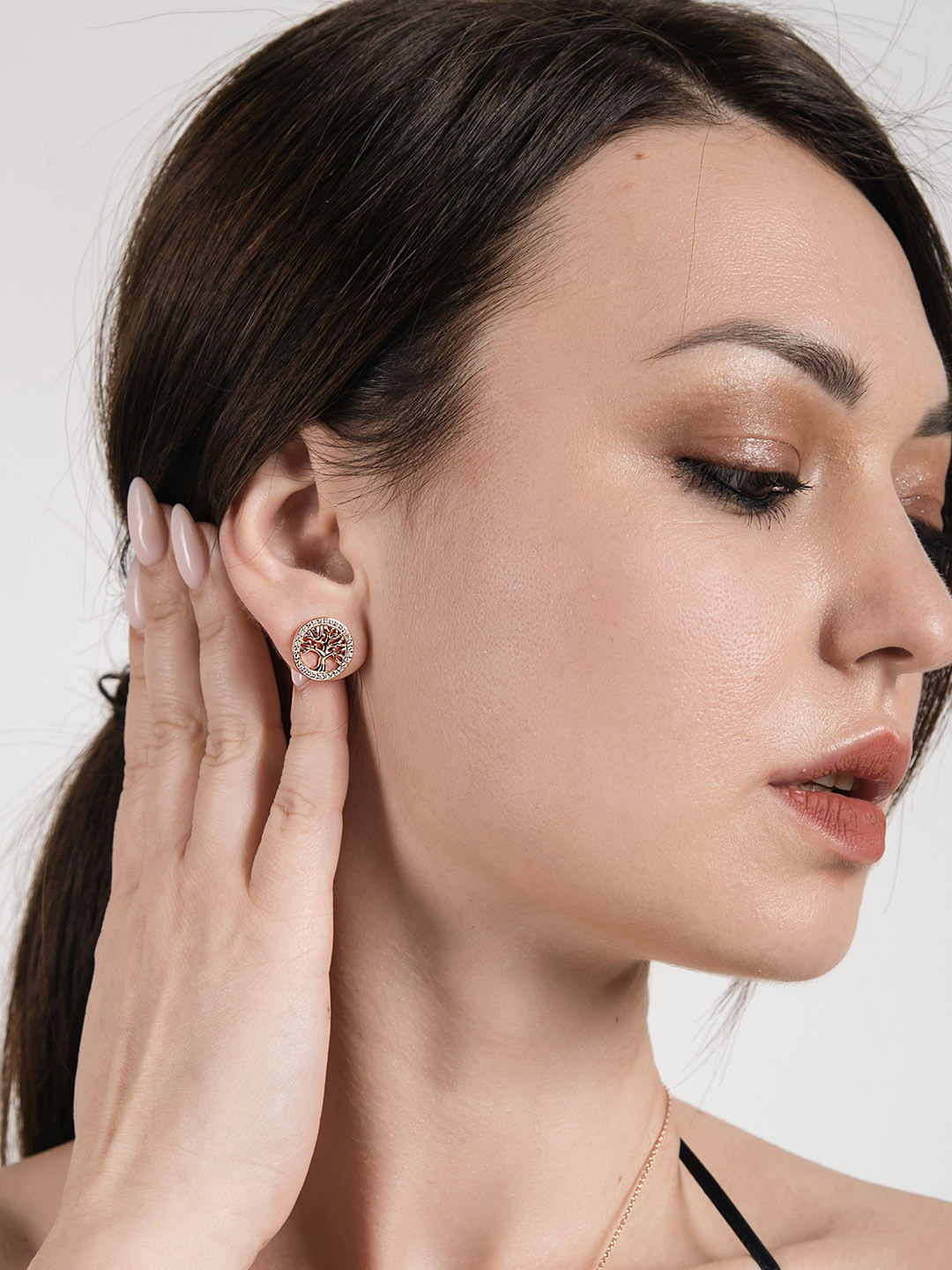 

VELVET IMPERIAL Contemporary Studs Earrings, Gold