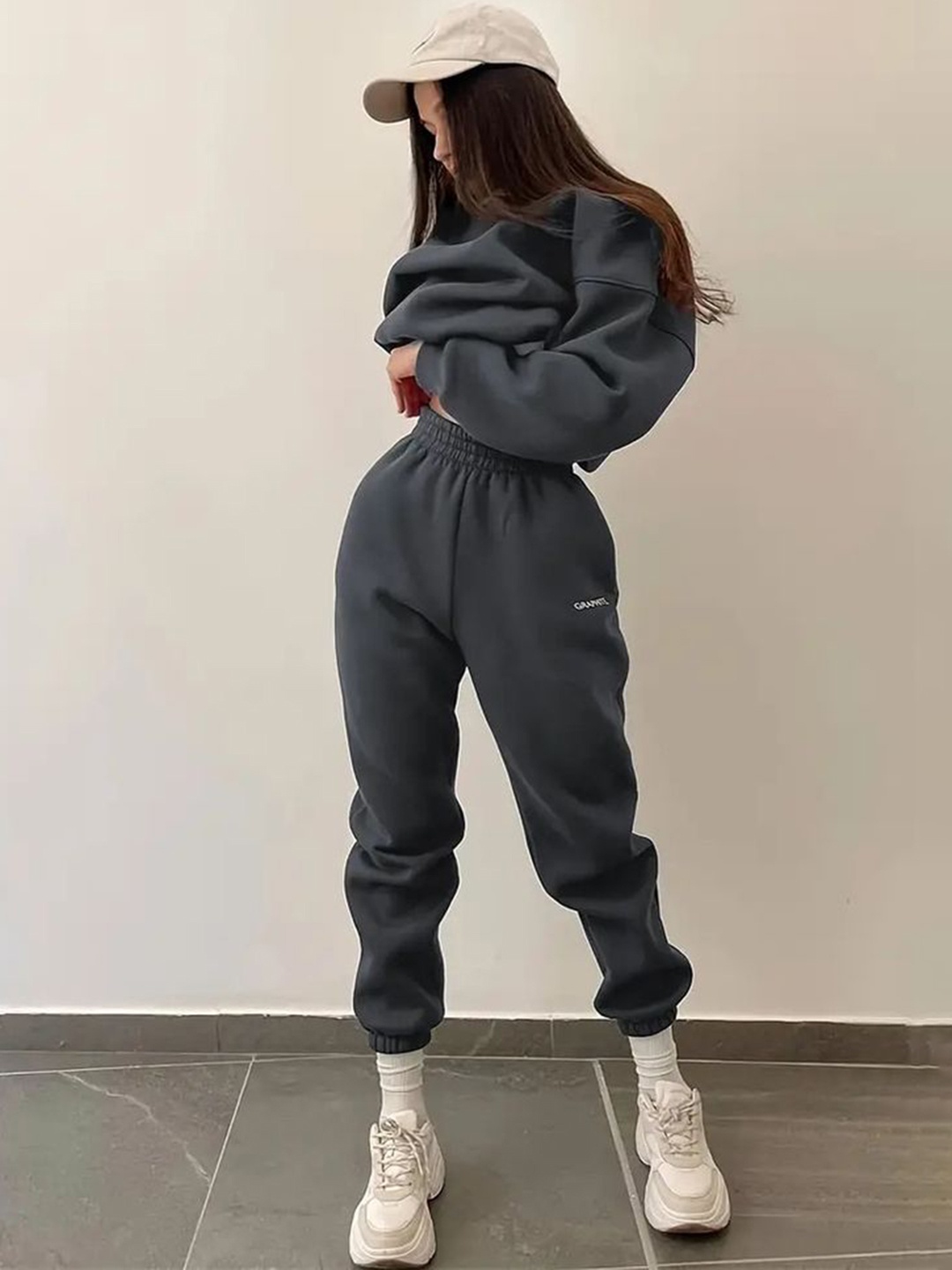 

LULU & SKY Round Neck Long Sleeves Sweatshirt With Jogger, Grey