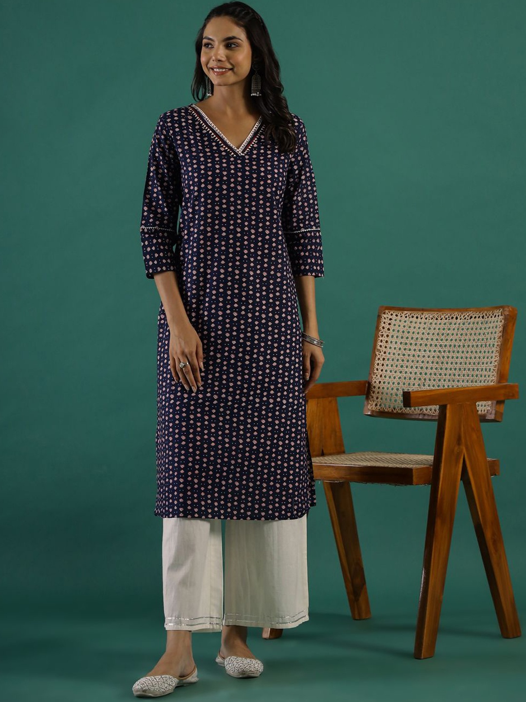 

RangDeep Ethnic Motifs Printed Straight Kurta, Blue