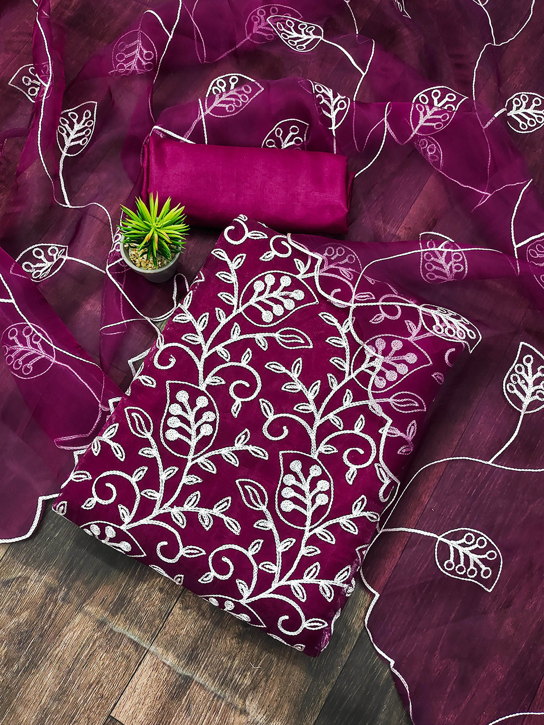 

Maroosh Floral Embroidered Thread Work Organza Unstitched Dress Material, Magenta