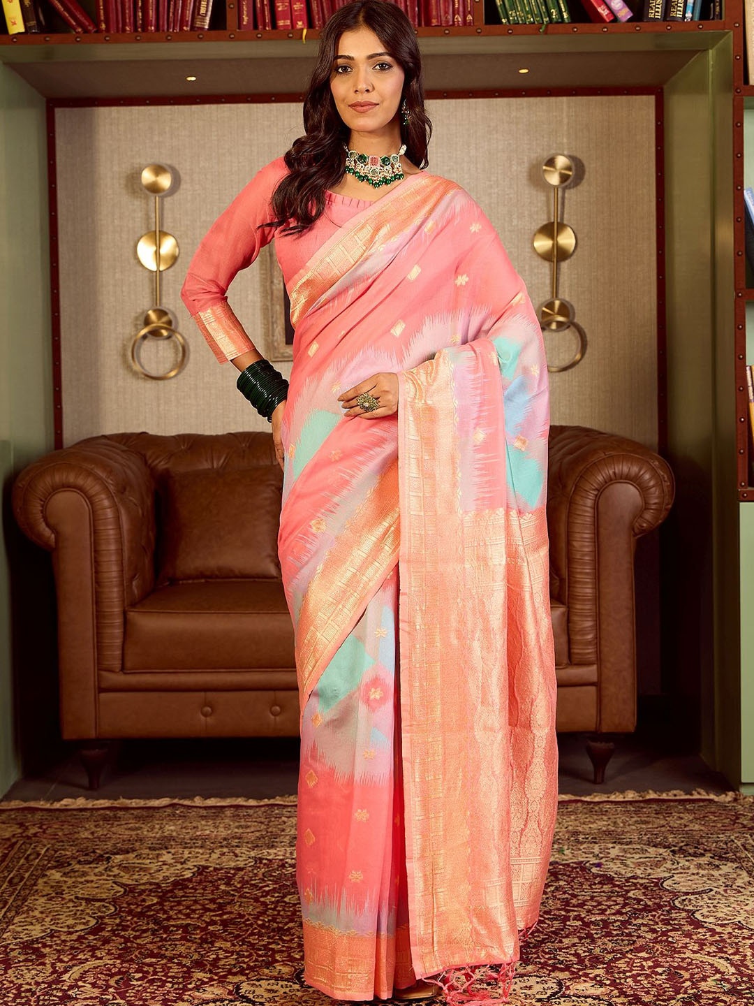 

Sangria Woven Design Saree With Blouse, Red