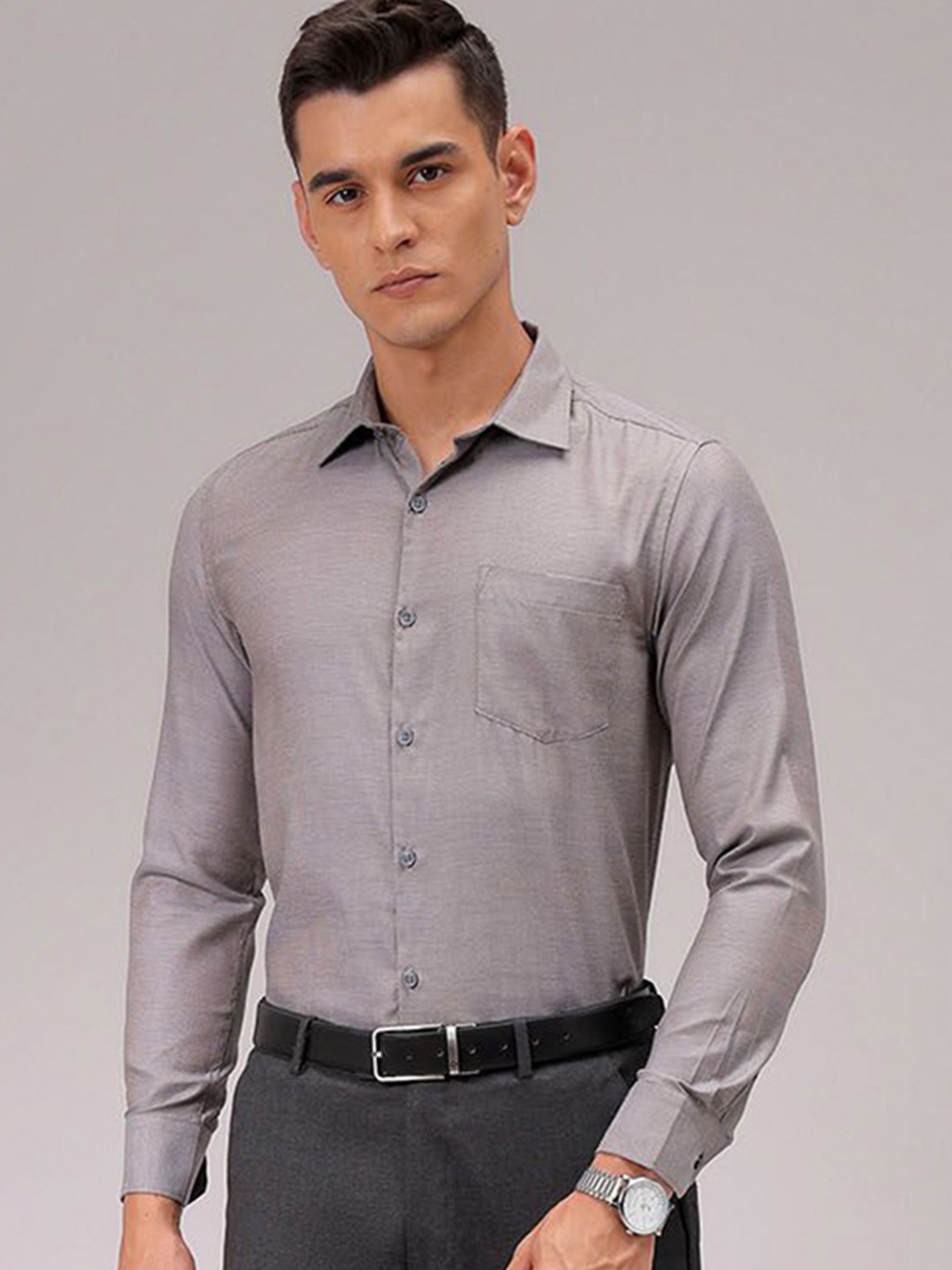 

The Indian Garage Co. X Luxe Men Cutaway Collar Solid Slim Fit Formal Shirt, Grey