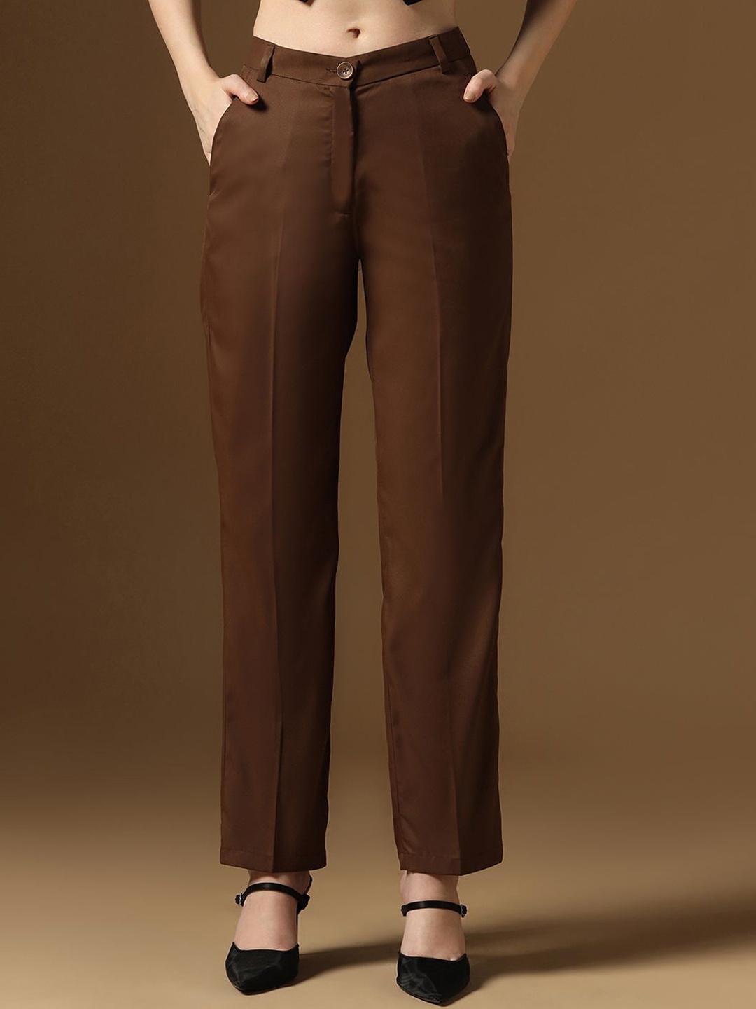 

TAHVO Women Solid Mid-Rise Relaxed Straight Fit Trousers, Brown