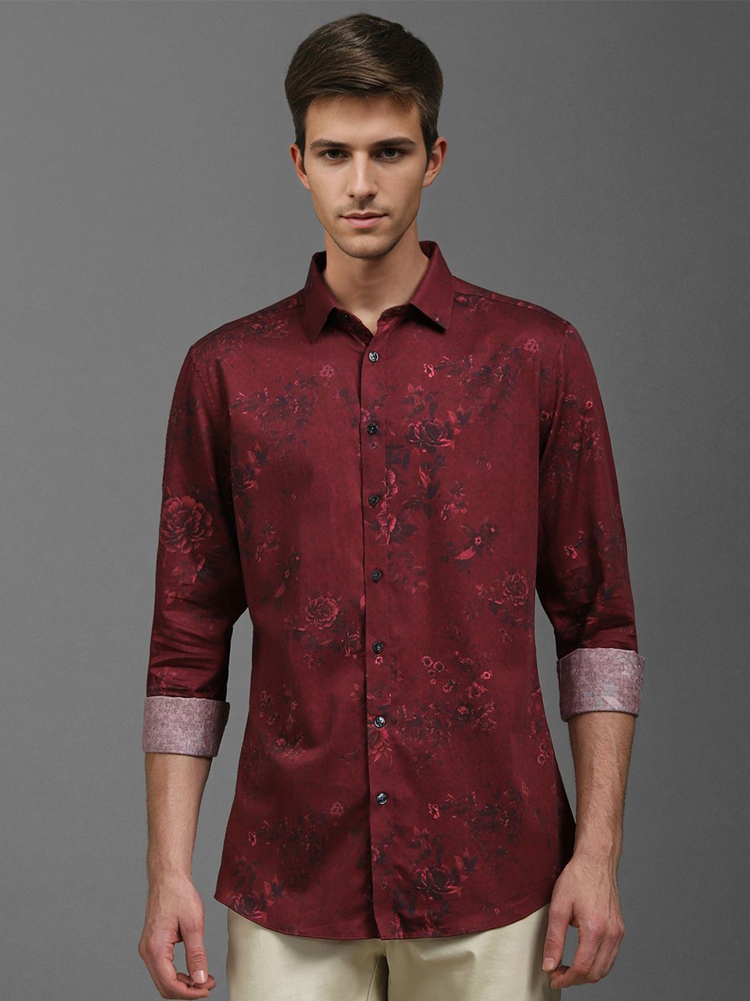 

Louis Philippe Sport Men Slim Fit Floral Opaque Printed Casual Shirt, Maroon