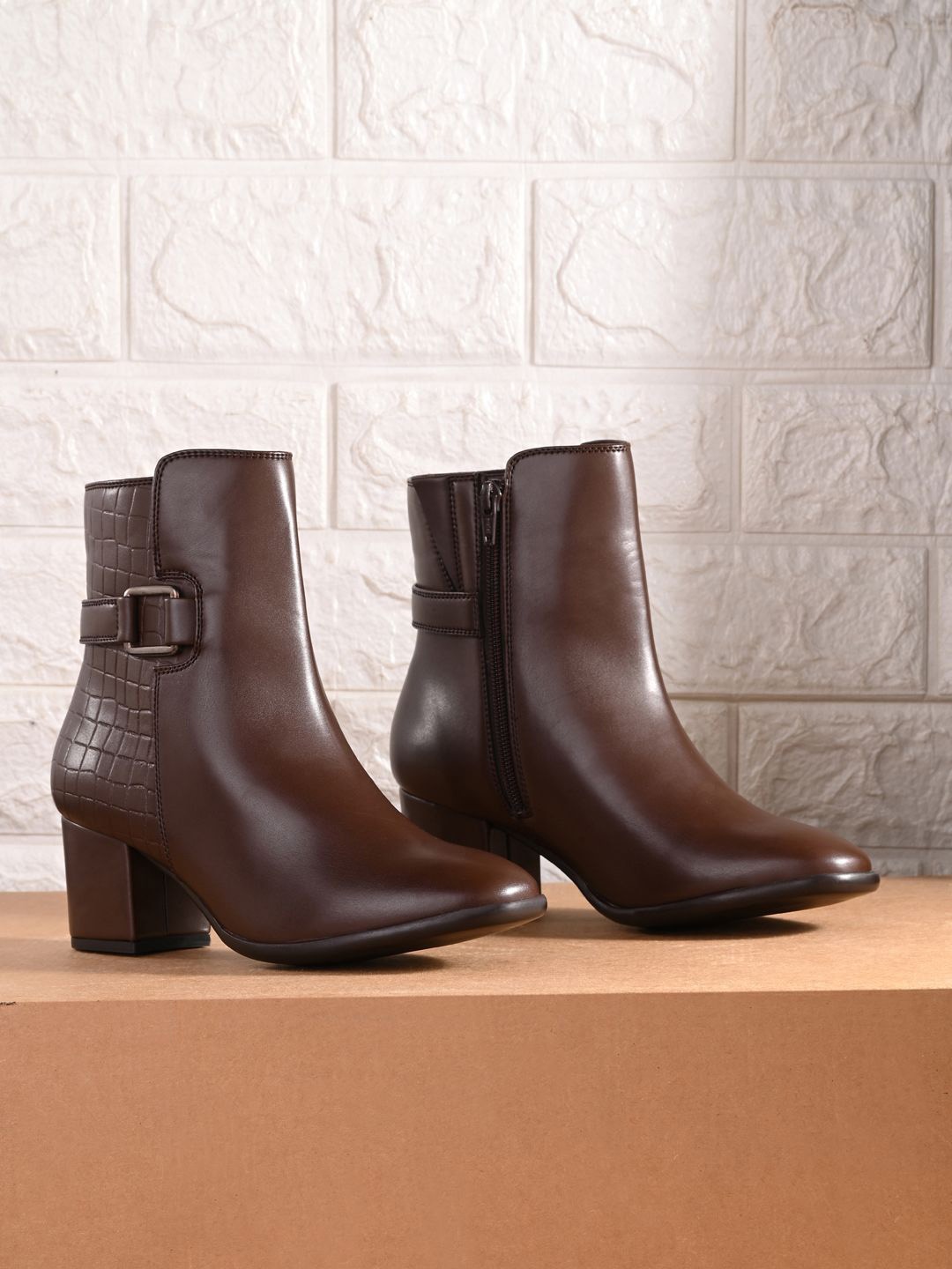 

The Roadster Lifestyle Co Women Casual Boots, Brown