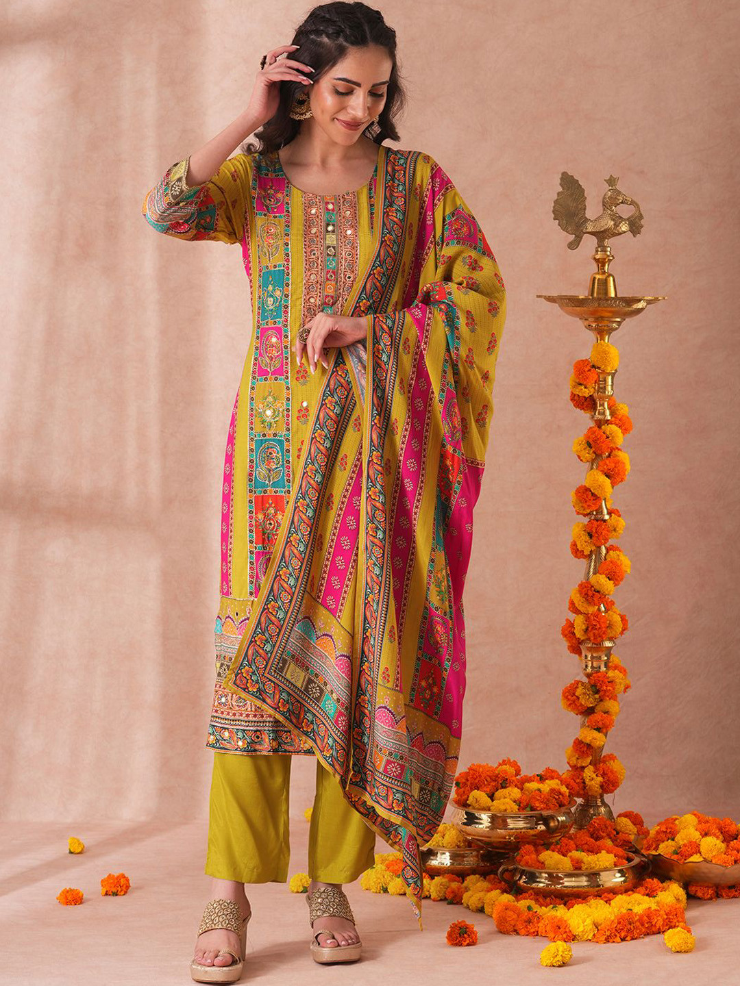 

FASHOR Ethnic Motifs Printed Regular Mirror Work Straight Kurta with Trousers & Dupatta, Green