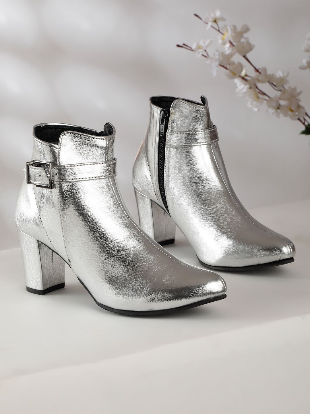 

Flat n Heels Women Pointed Toe Boots, Silver