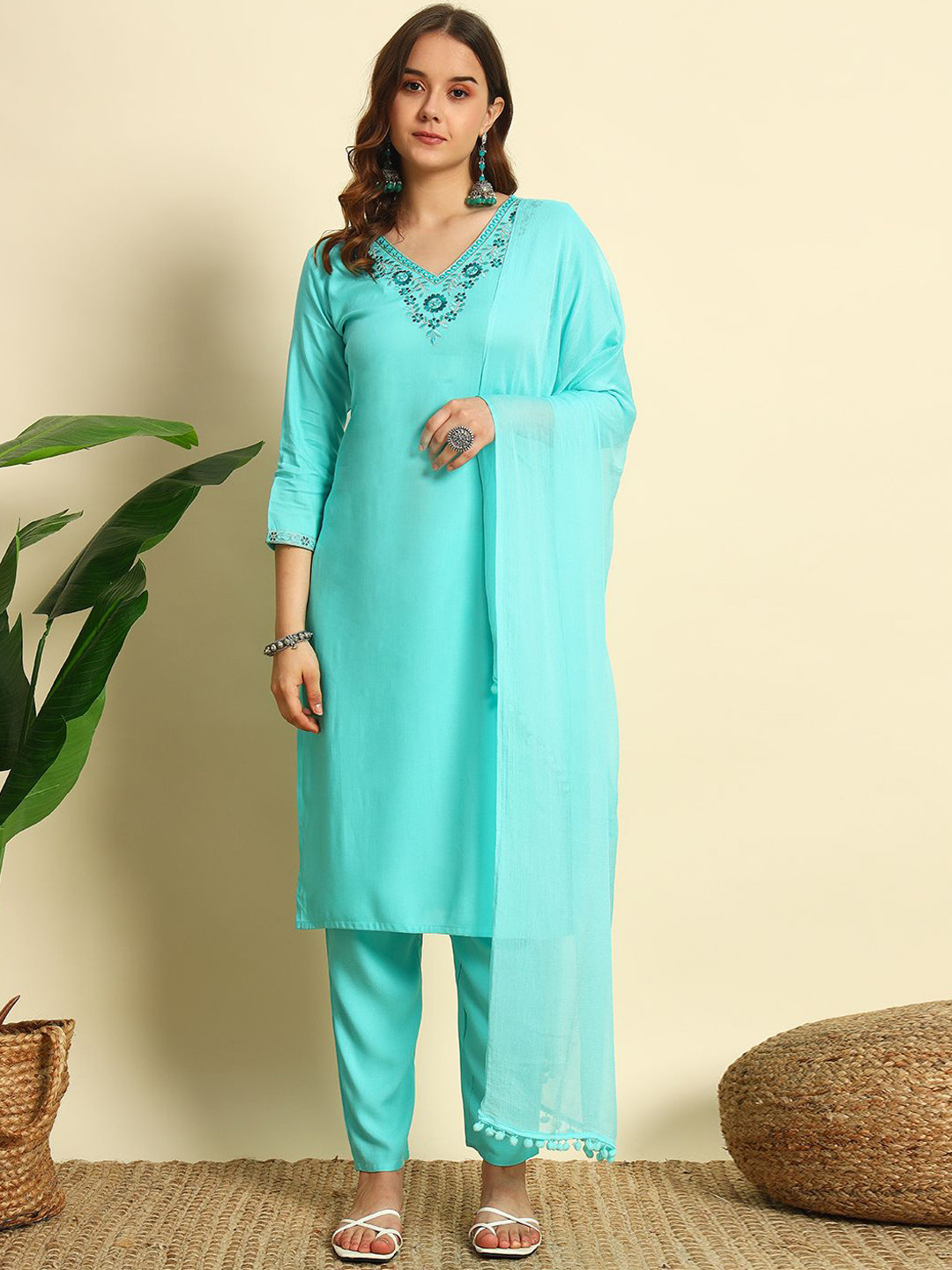 

IkDaiya Floral Embroidered Mirror Work Straight Kurta With Trousers & Dupatta, Green